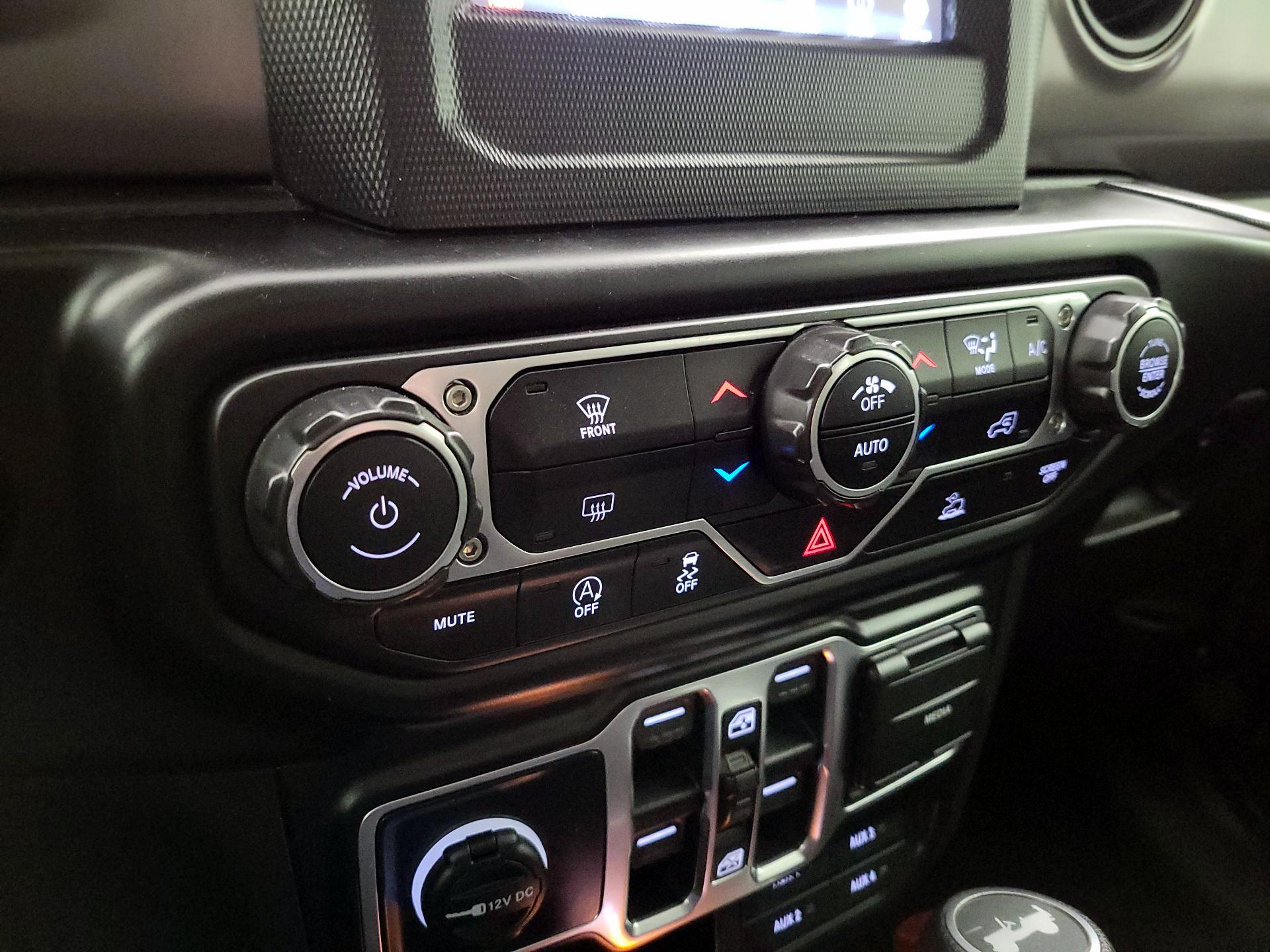 Thumbnail: 2022 Jeep Wrangler - 16