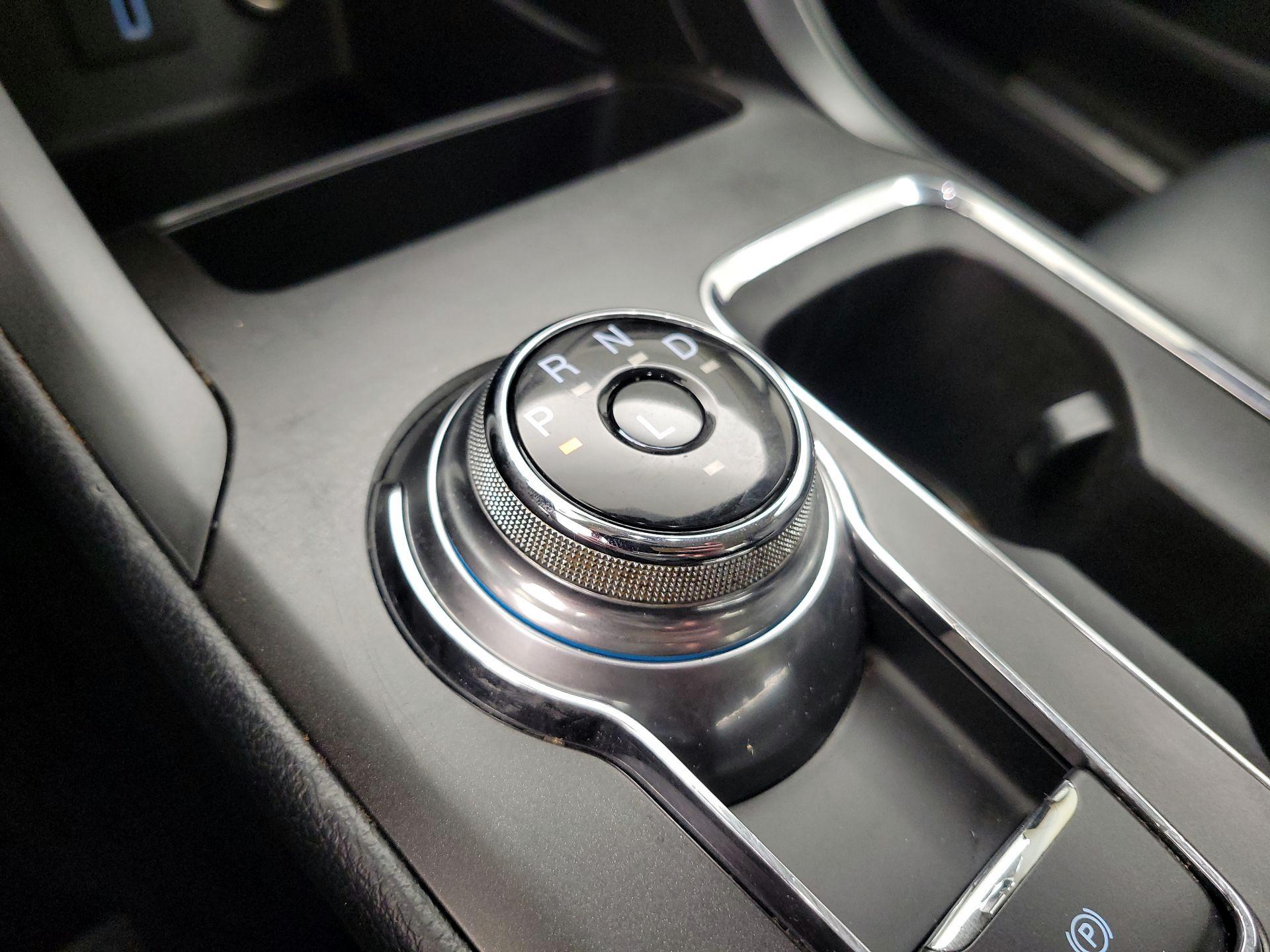 Thumbnail: 2017 Ford Fusion - 17