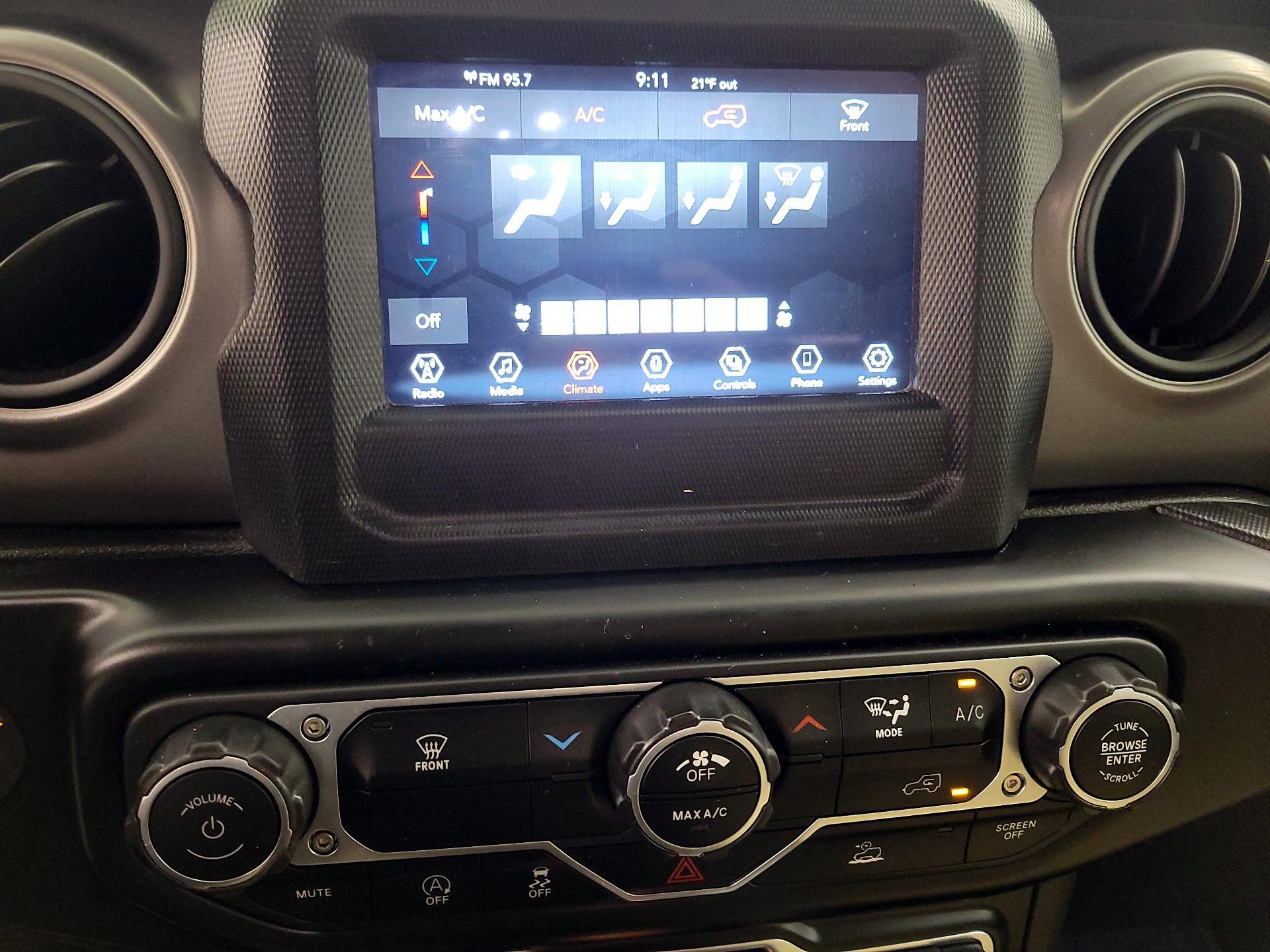 Thumbnail: 2022 Jeep Wrangler - 17