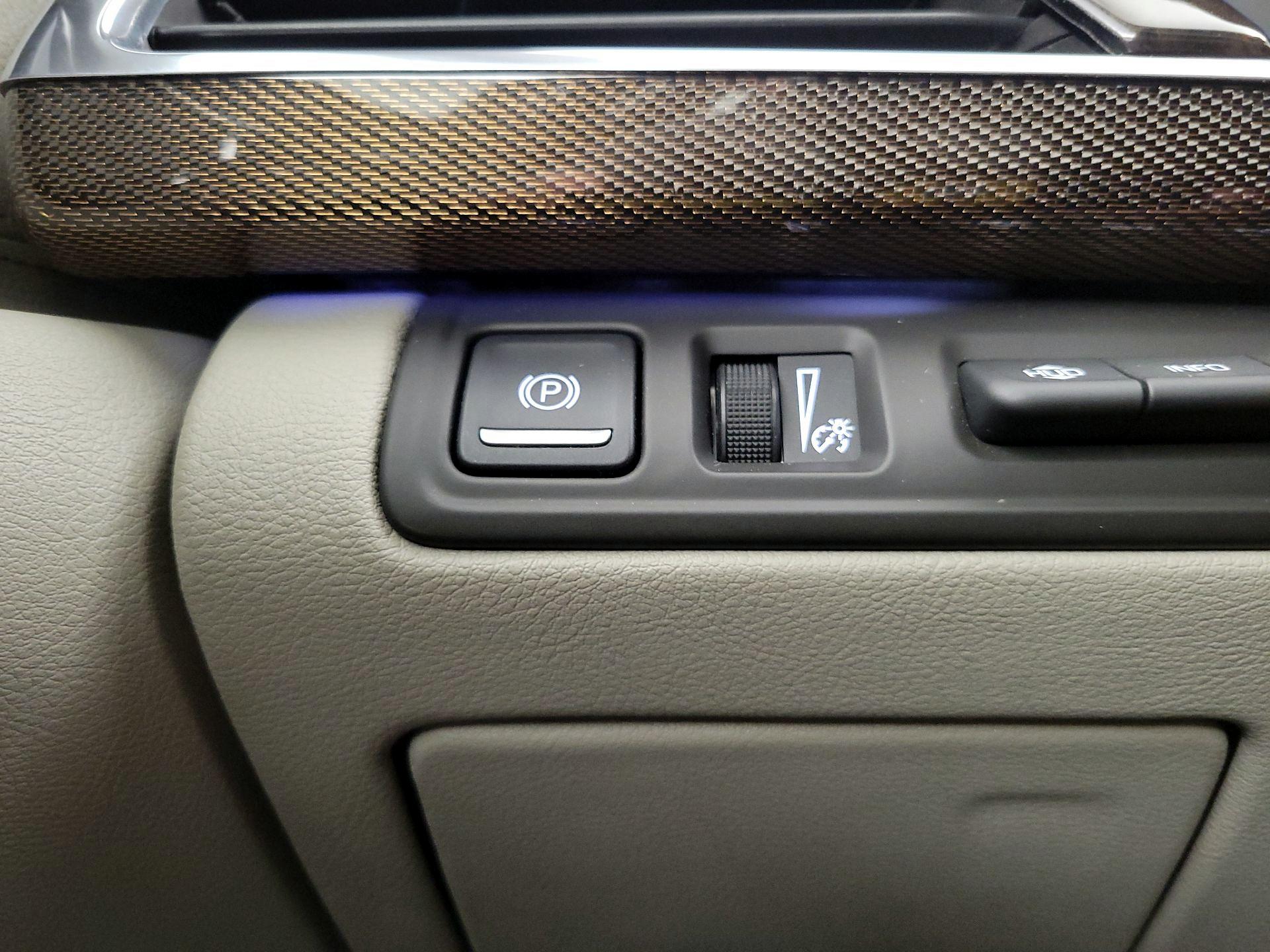 Thumbnail: 2018 Cadillac CT6 - 13