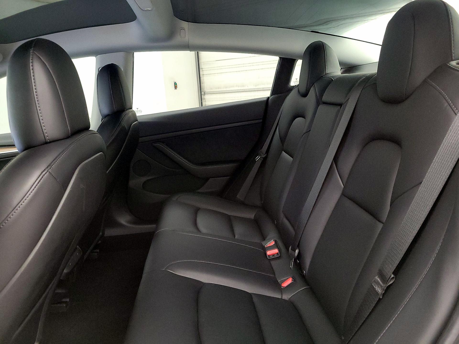 Thumbnail: 2021 Tesla Model 3 - 19