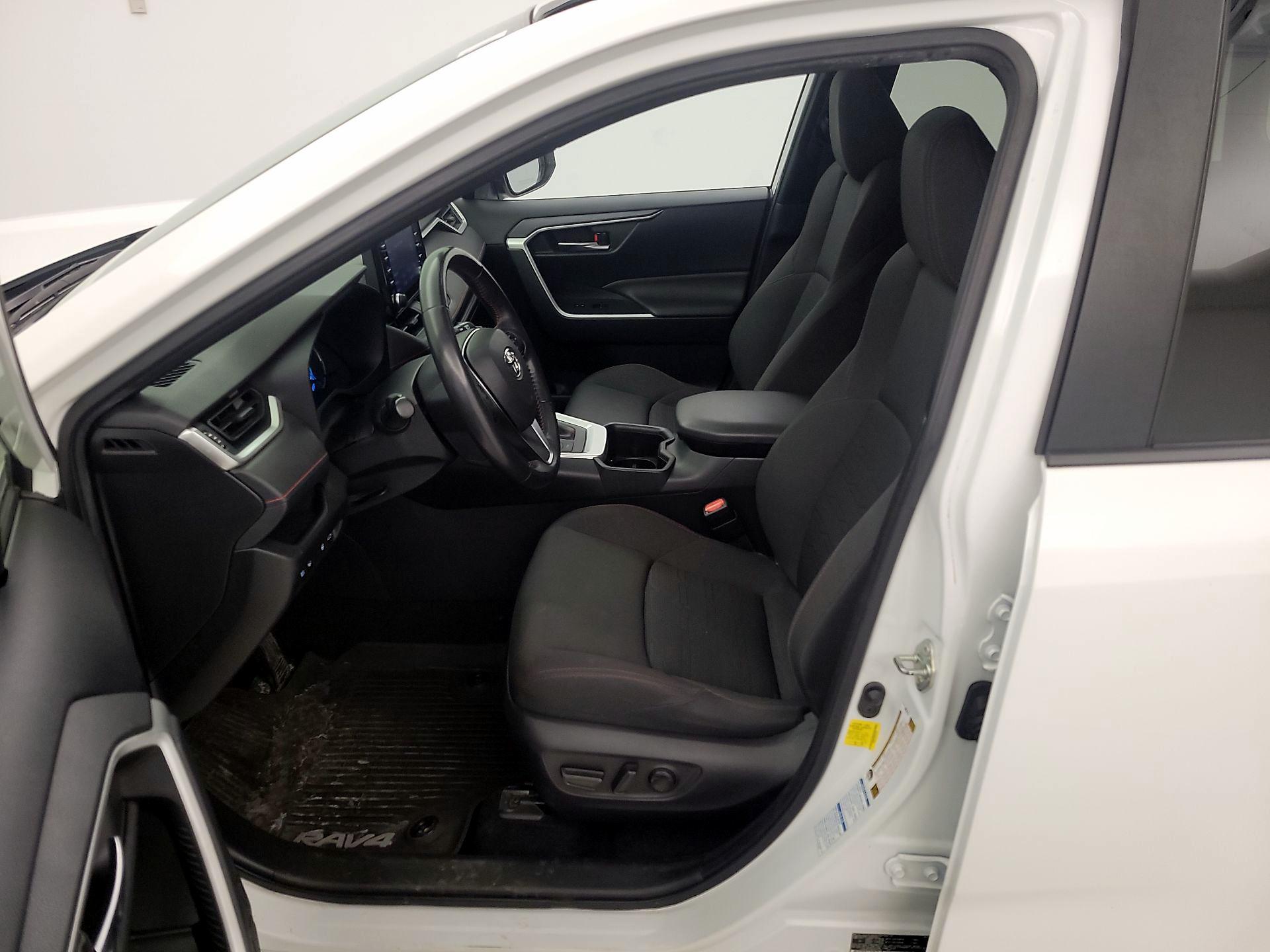 Thumbnail: 2022 Toyota RAV4 - 11