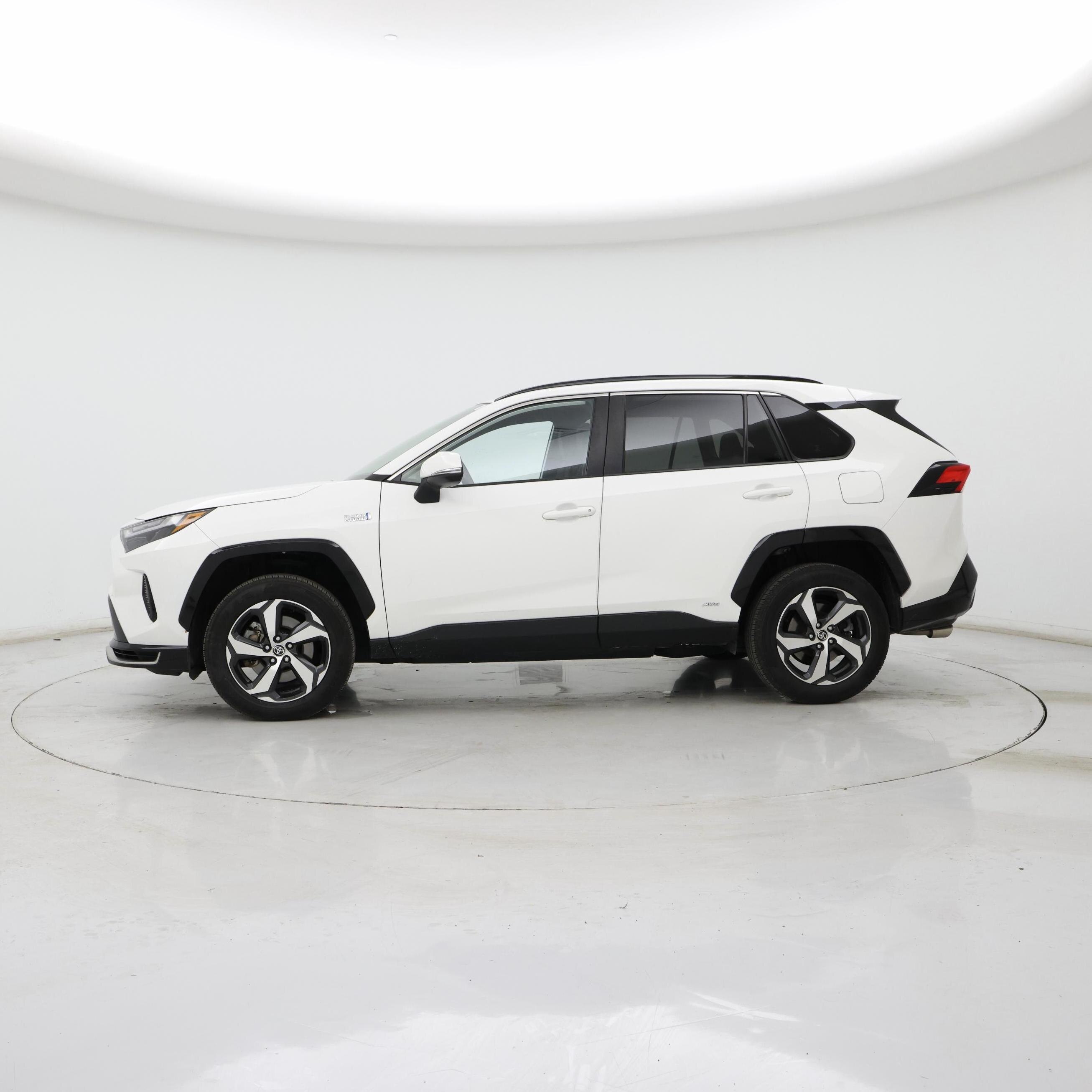 Thumbnail: 2022 Toyota RAV4 - 3