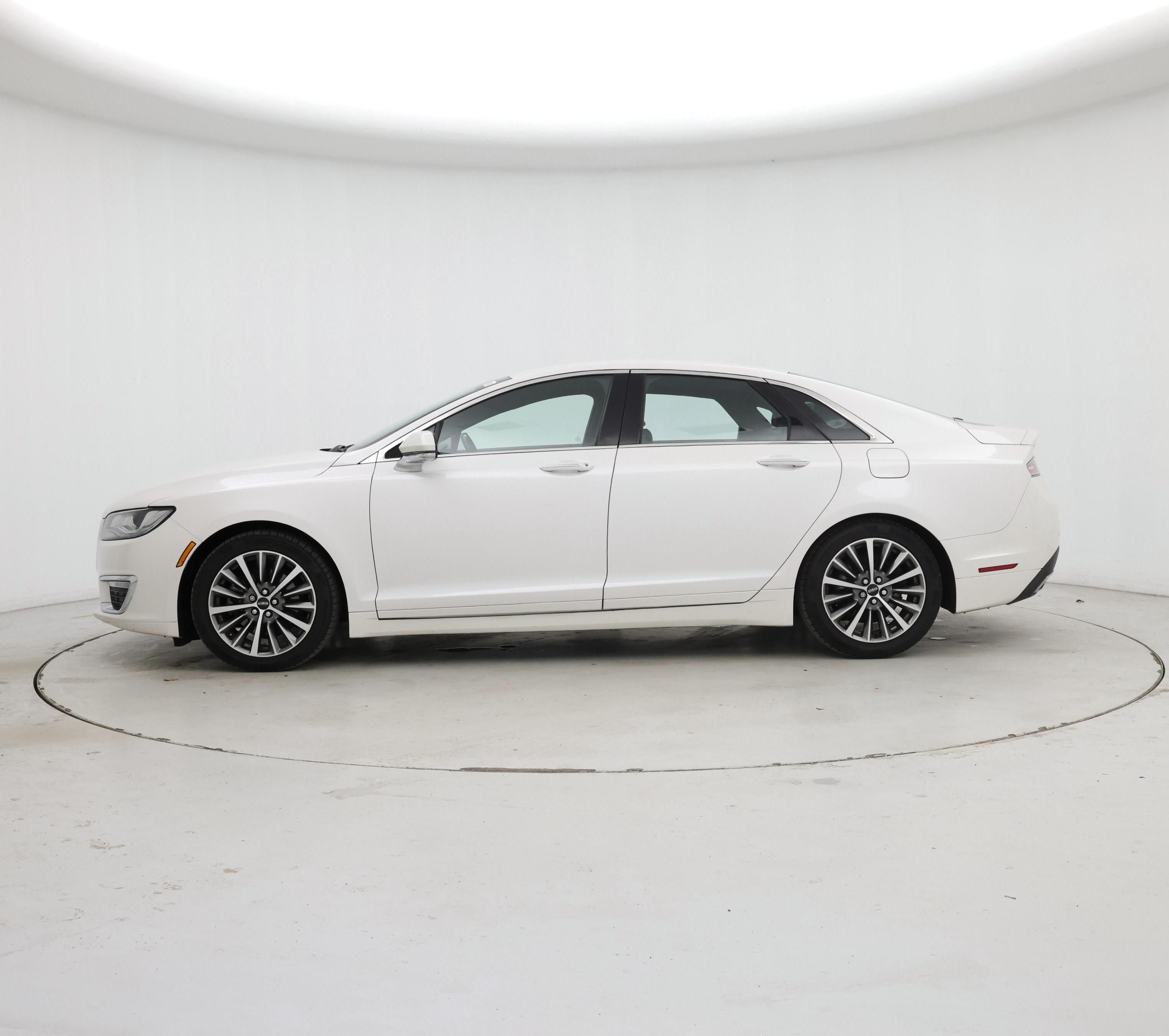 Thumbnail: 2018 Lincoln MKZ - 3