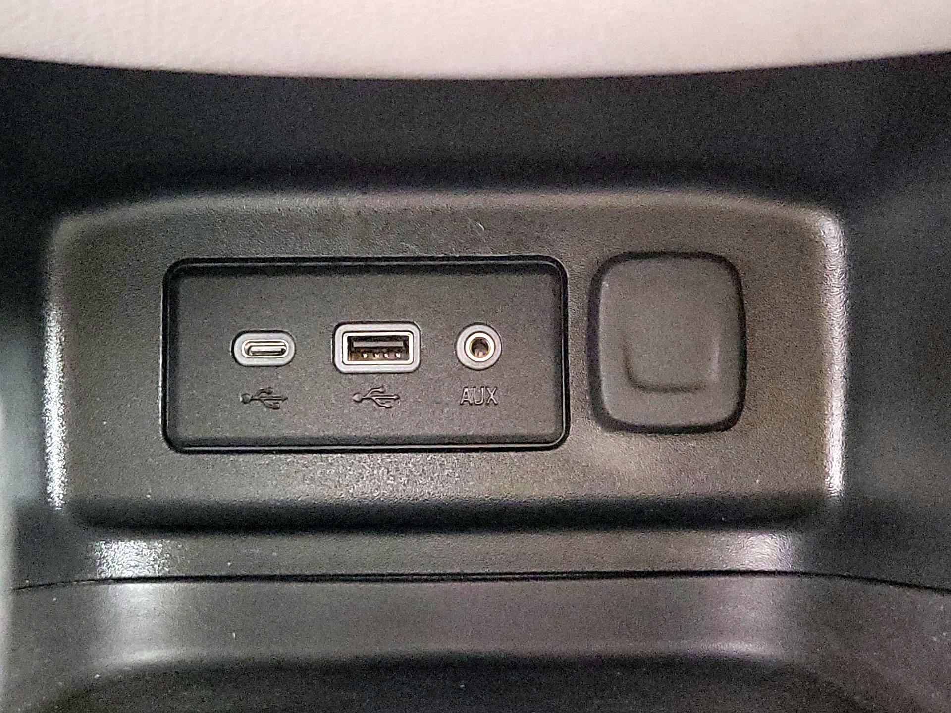 Thumbnail: 2023 Chevrolet Equinox - 18