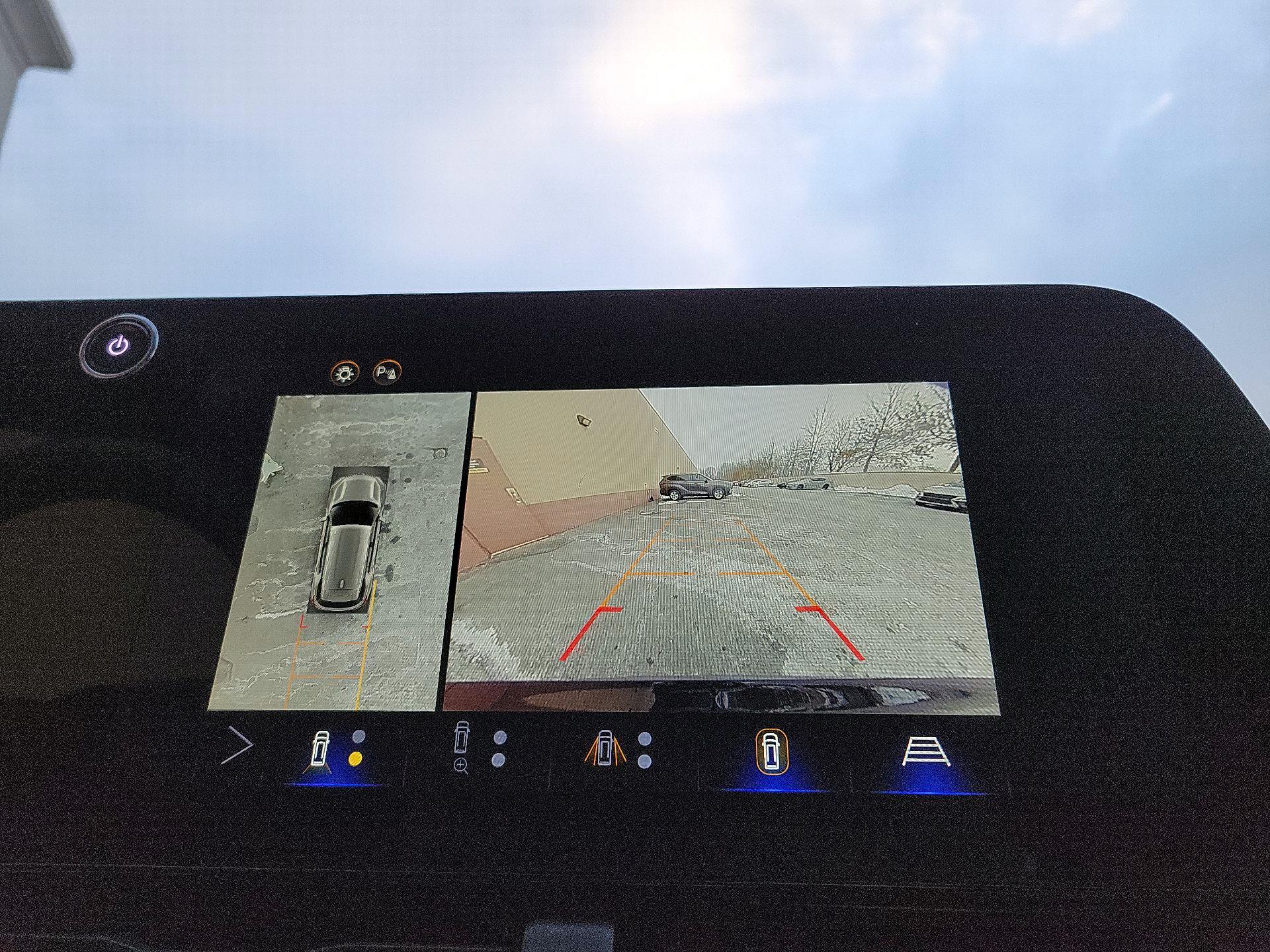 Thumbnail: 2025 Chevrolet Equinox - 12