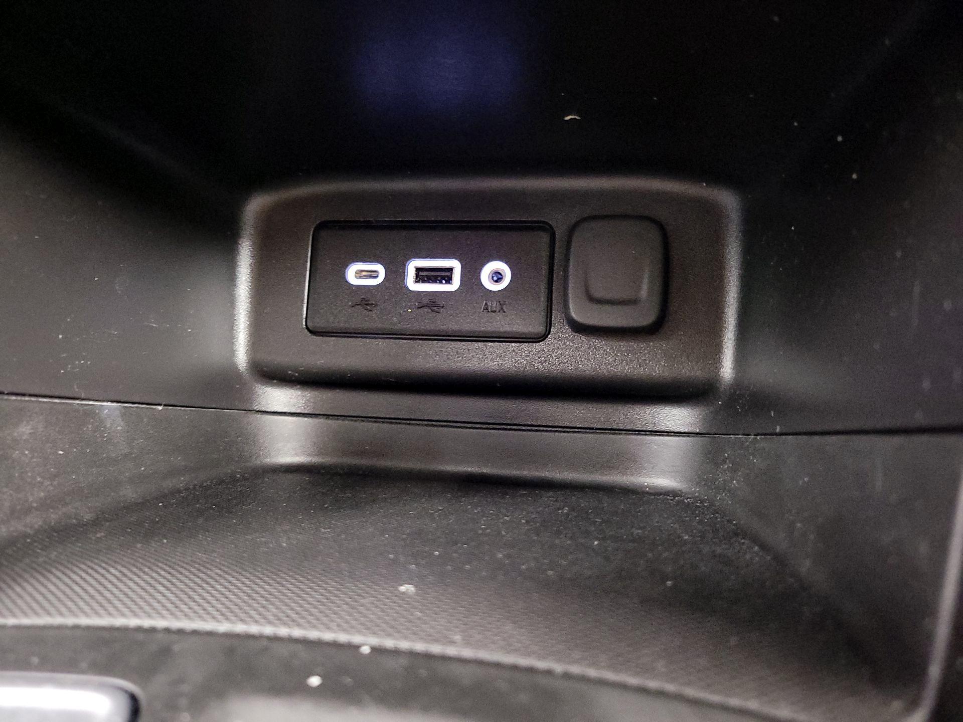 Thumbnail: 2024 Chevrolet Equinox - 18