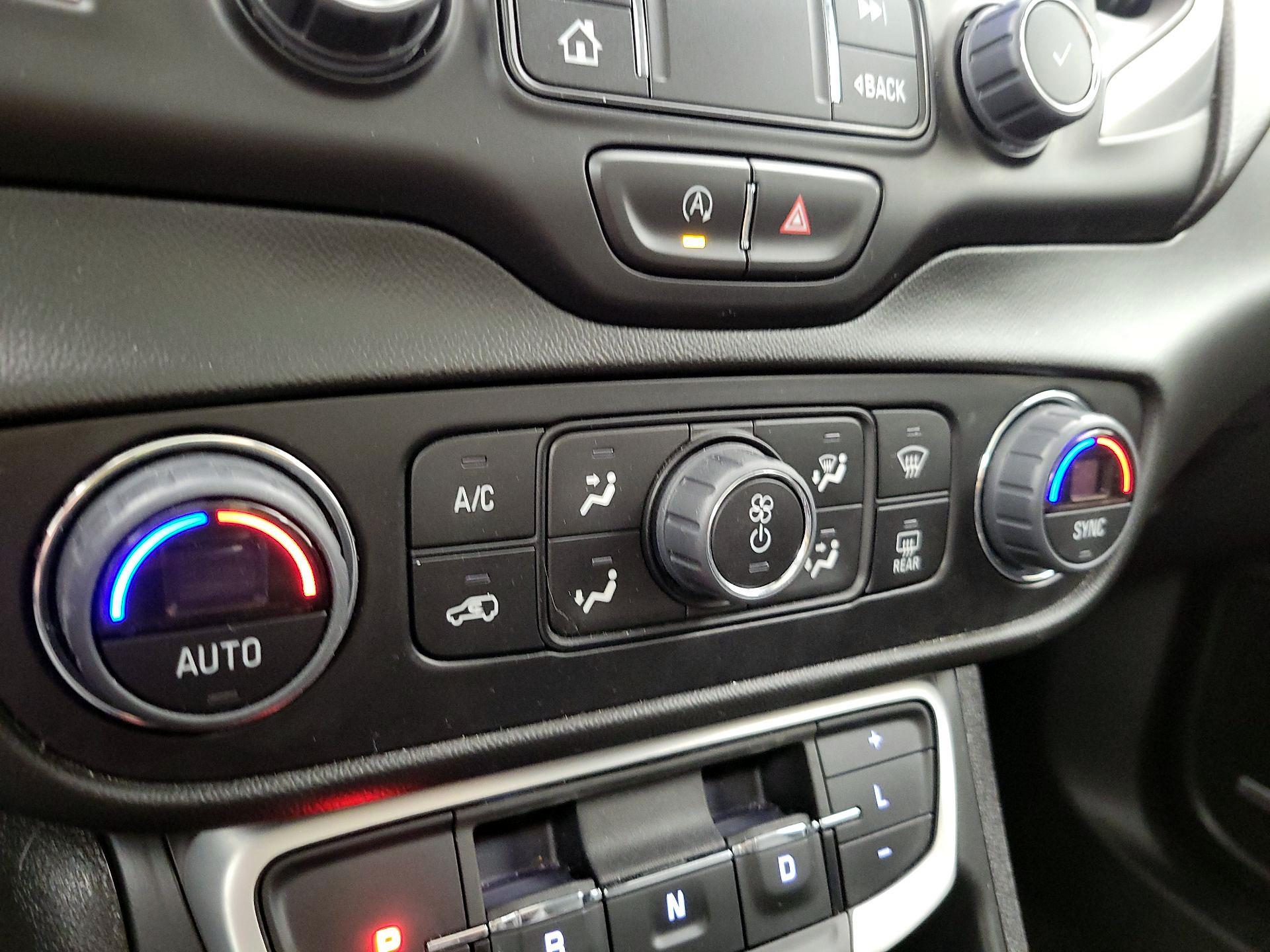 Thumbnail: 2022 GMC Terrain - 17