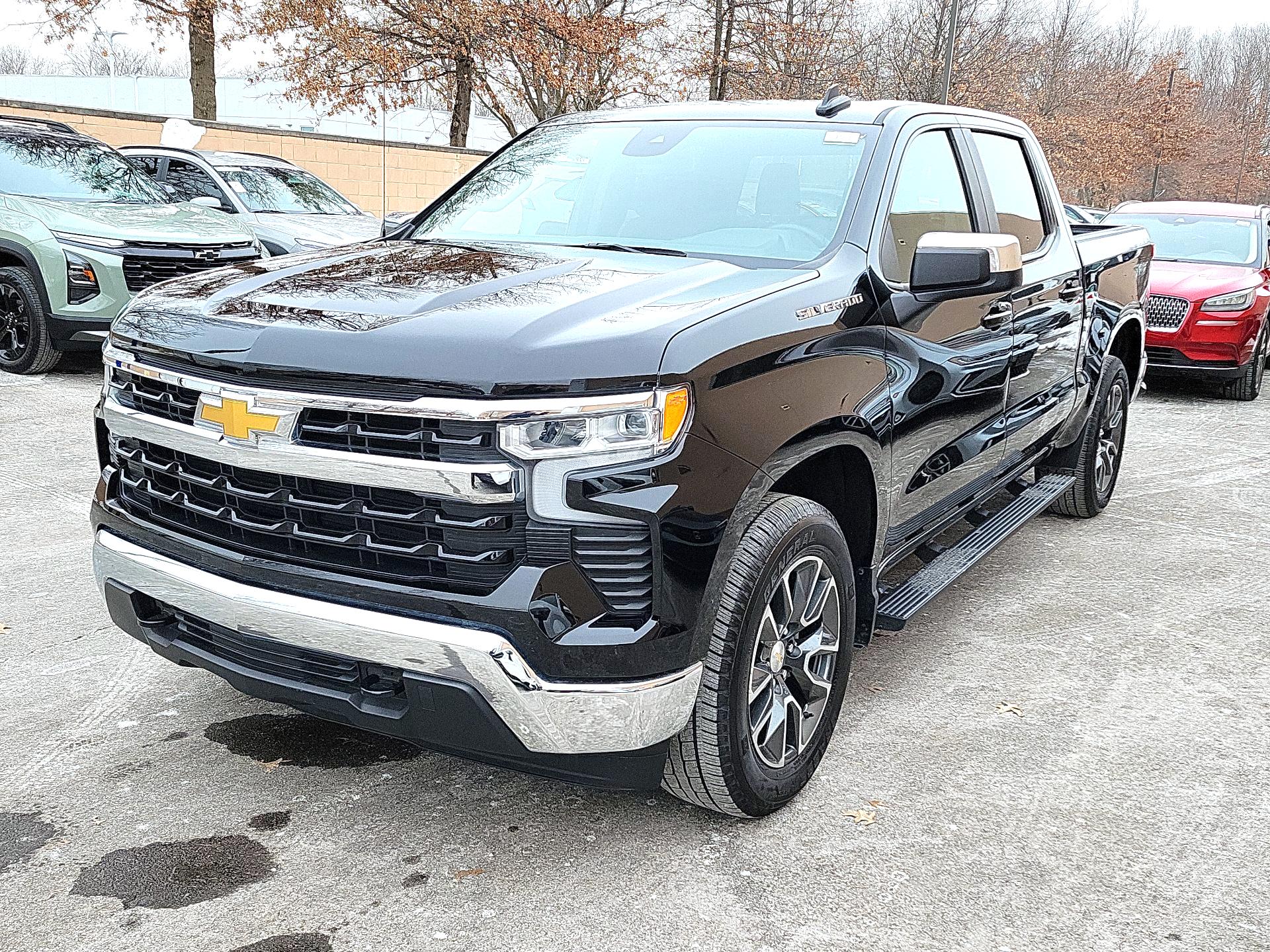 Thumbnail: 2023 Chevrolet Silverado 1500 - 3