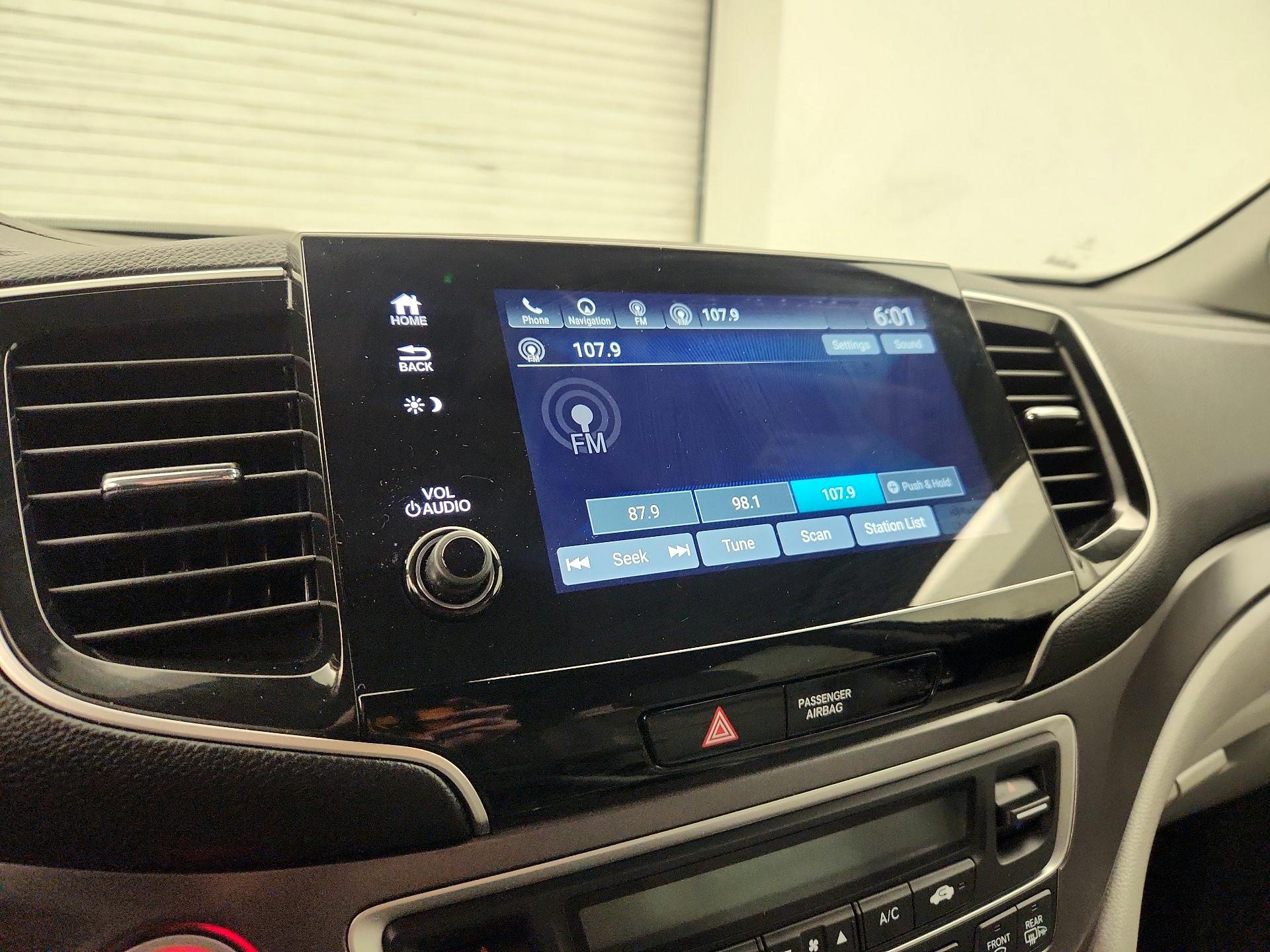 Thumbnail: 2020 Honda Pilot - 15