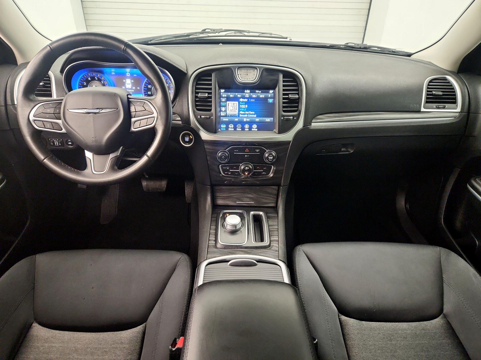 Thumbnail: 2021 Chrysler 300 - 9