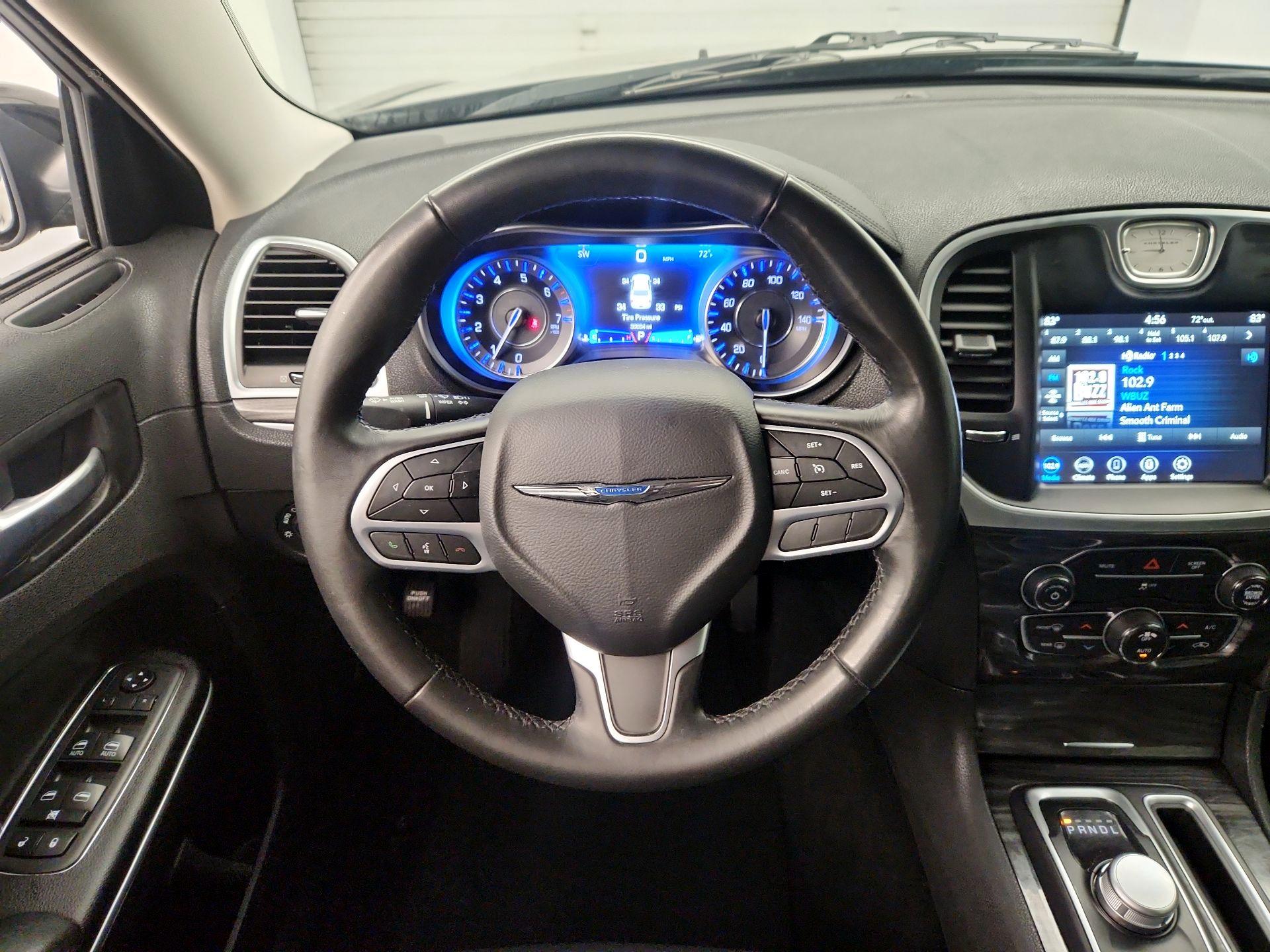 Thumbnail: 2021 Chrysler 300 - 10