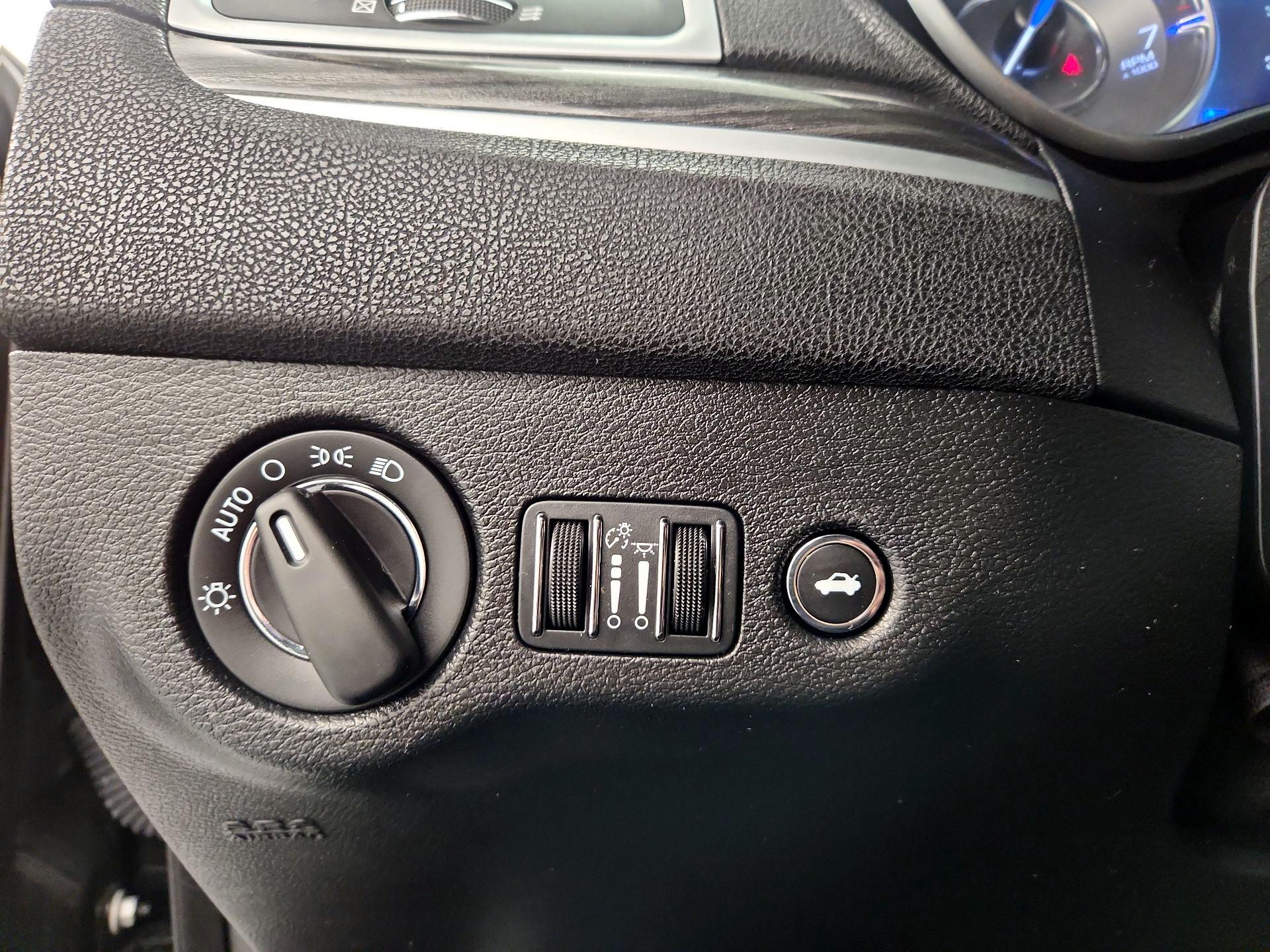 Thumbnail: 2021 Chrysler 300 - 13