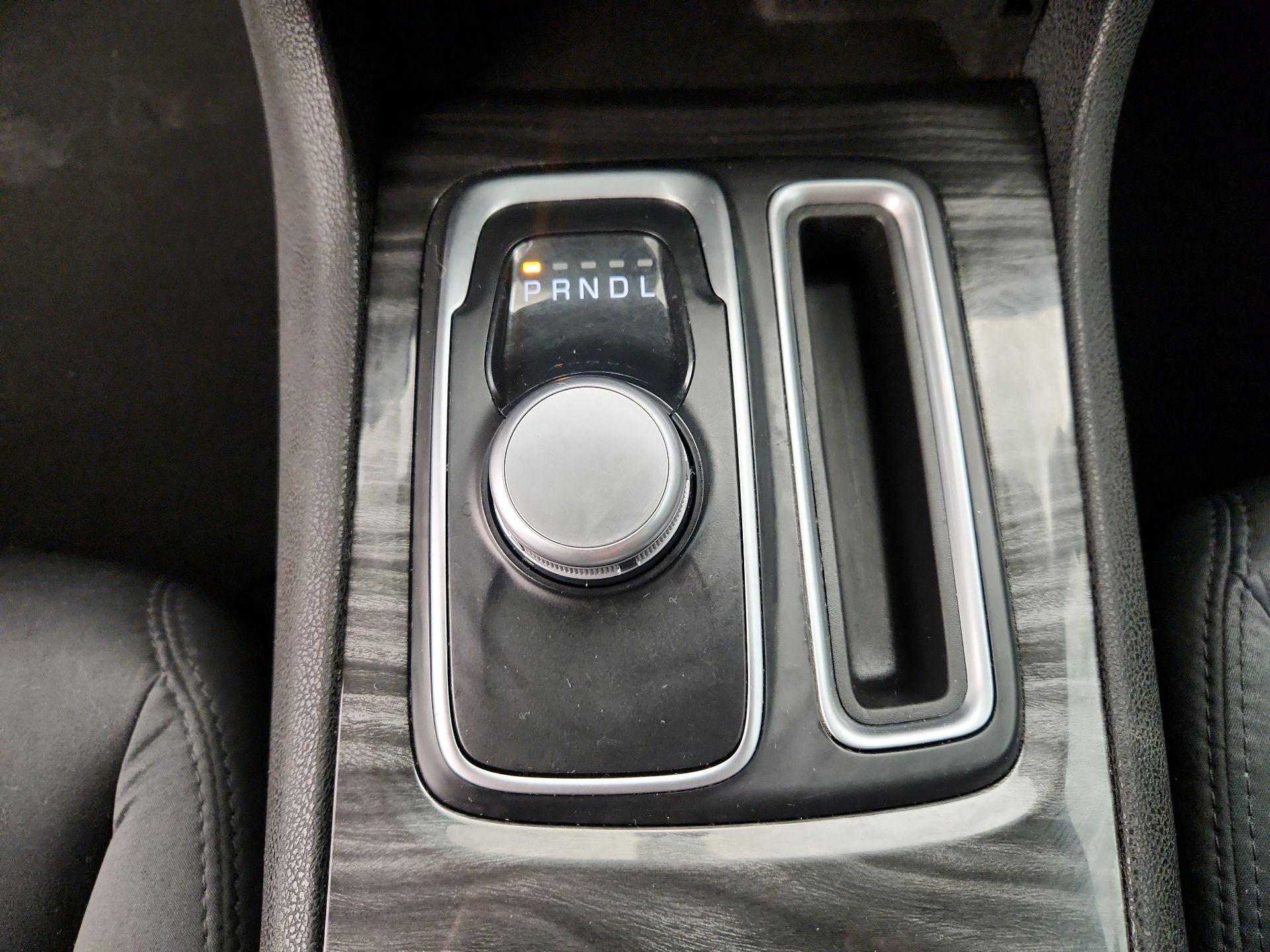 Thumbnail: 2021 Chrysler 300 - 17