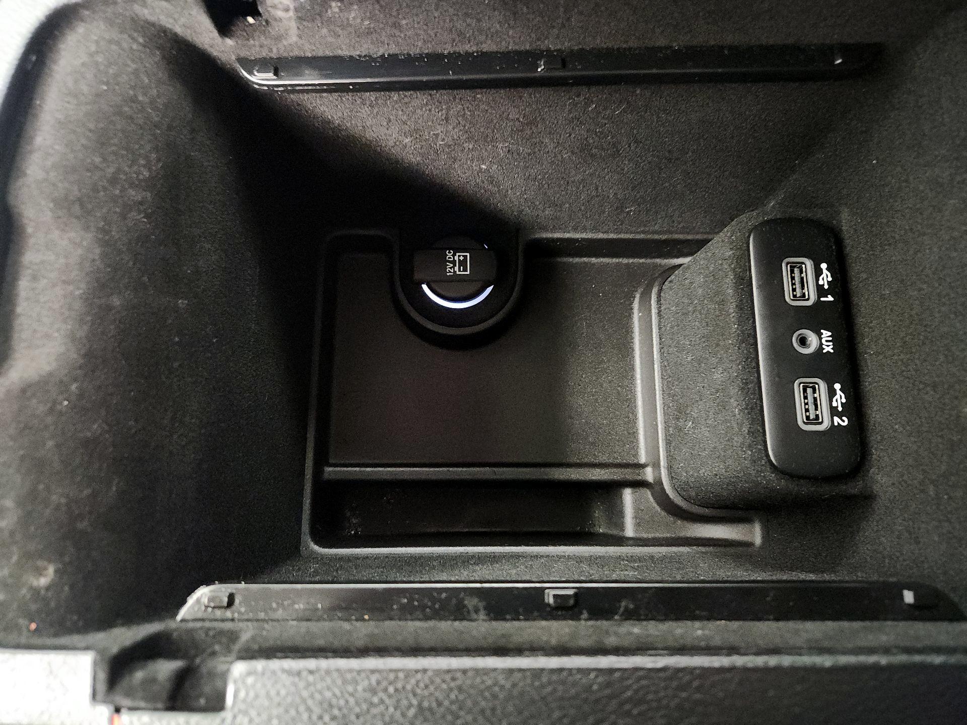 Thumbnail: 2021 Chrysler 300 - 18