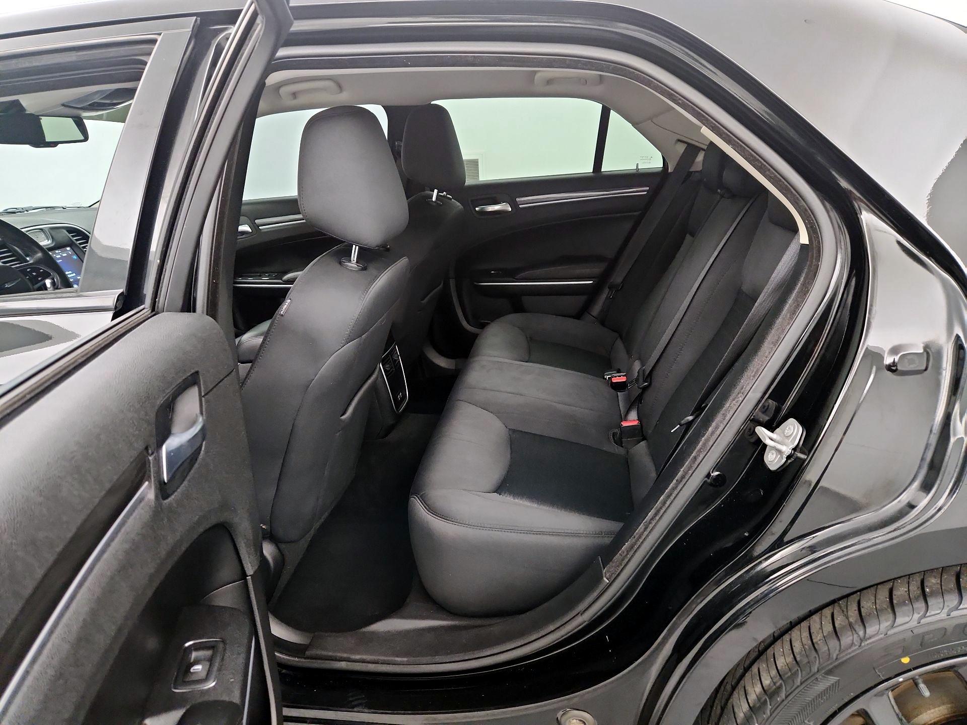 Thumbnail: 2021 Chrysler 300 - 19