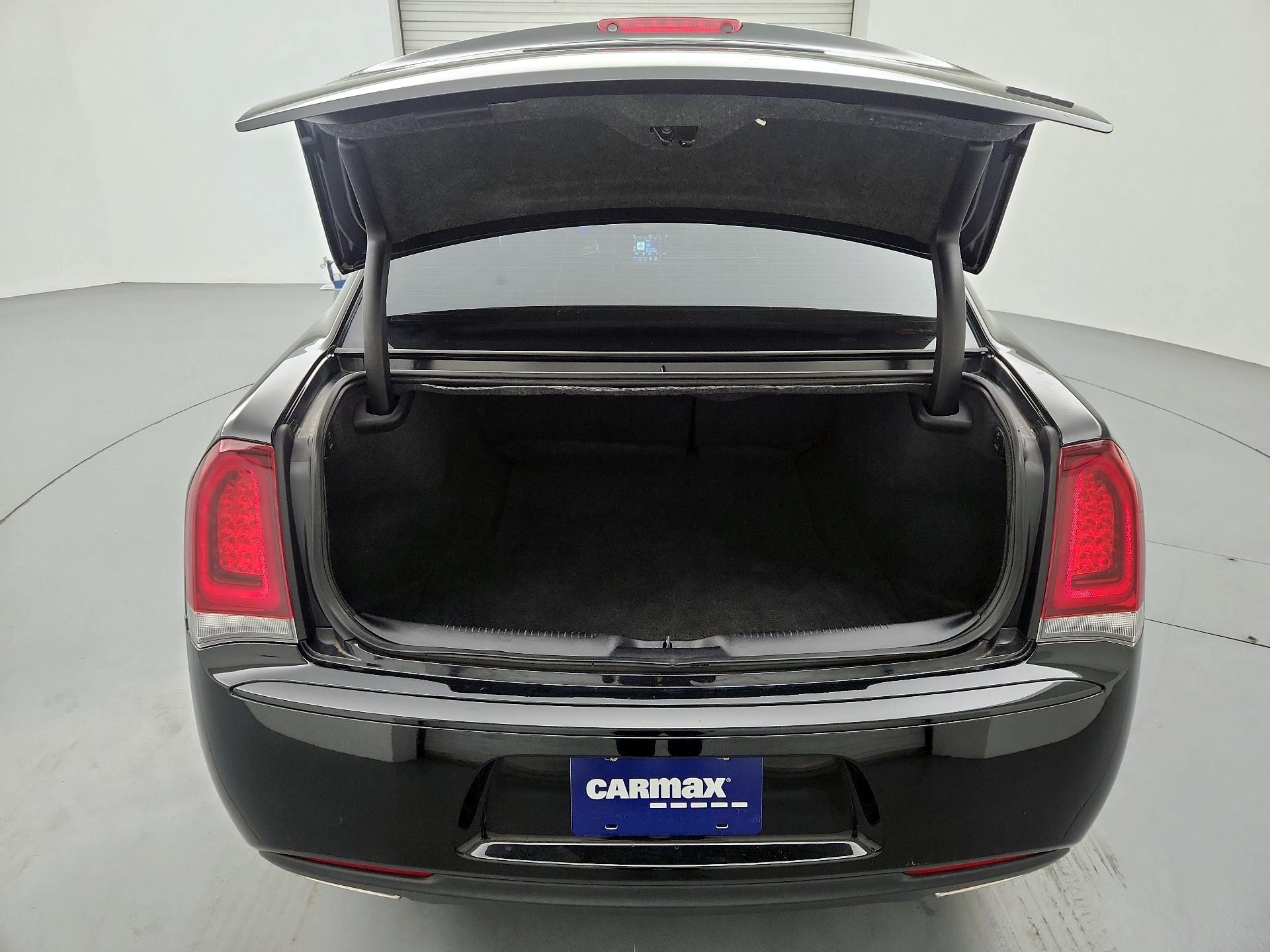 Thumbnail: 2021 Chrysler 300 - 20