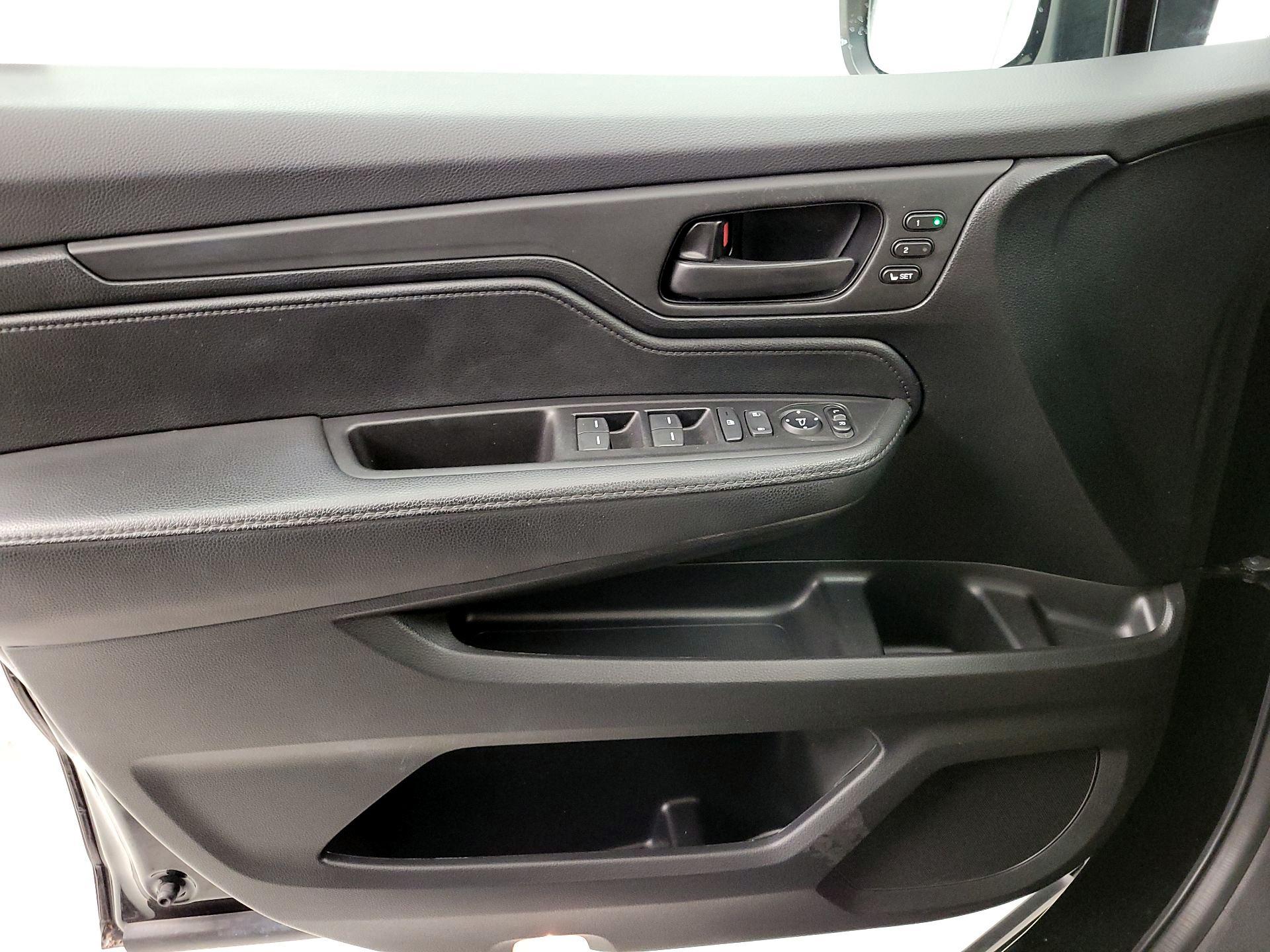 Thumbnail: 2022 Honda Odyssey - 12