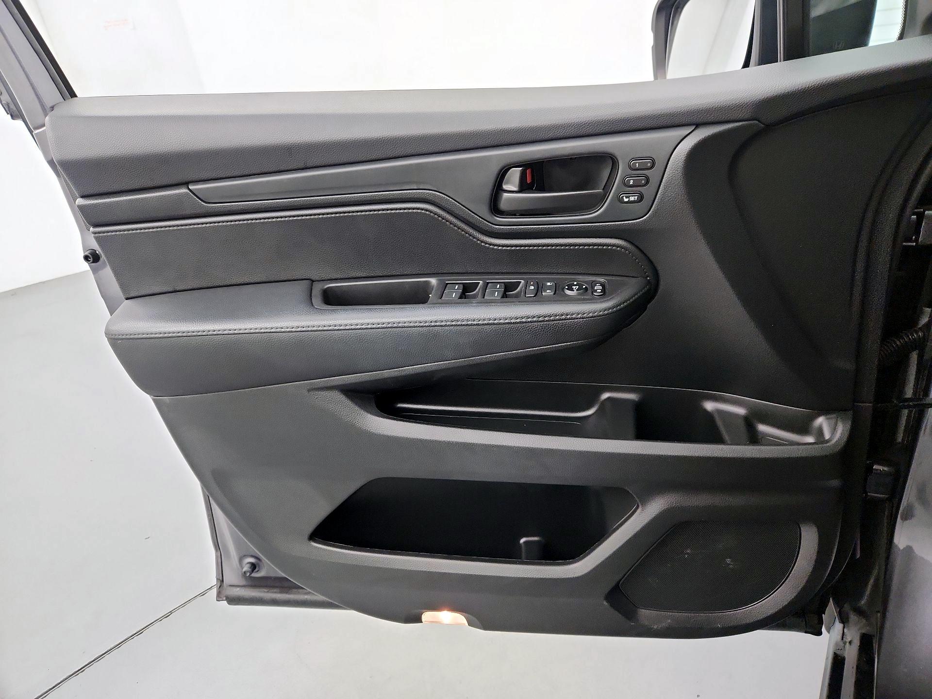 Thumbnail: 2021 Honda Odyssey - 12