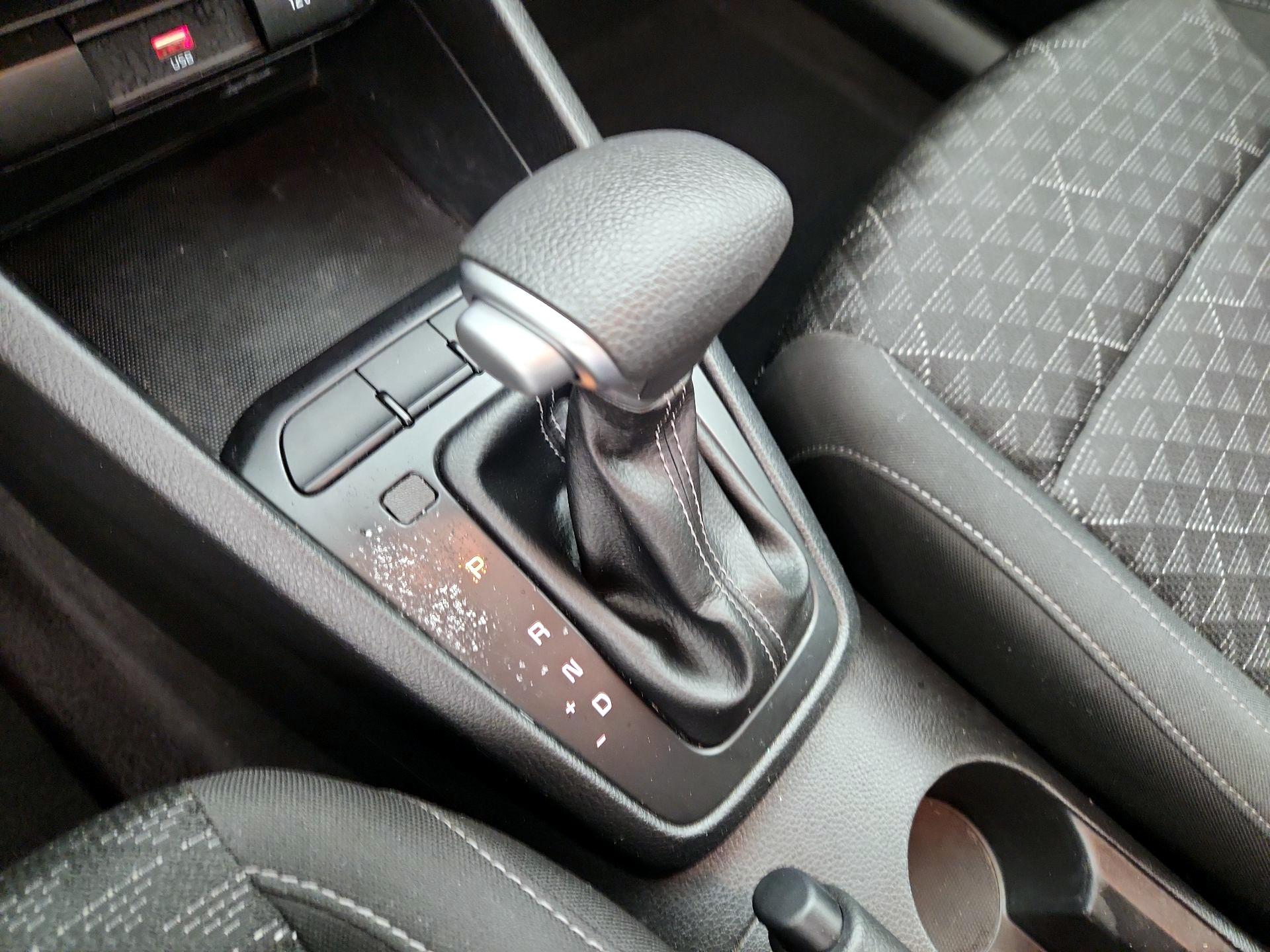 Thumbnail: 2023 Kia Rio - 17