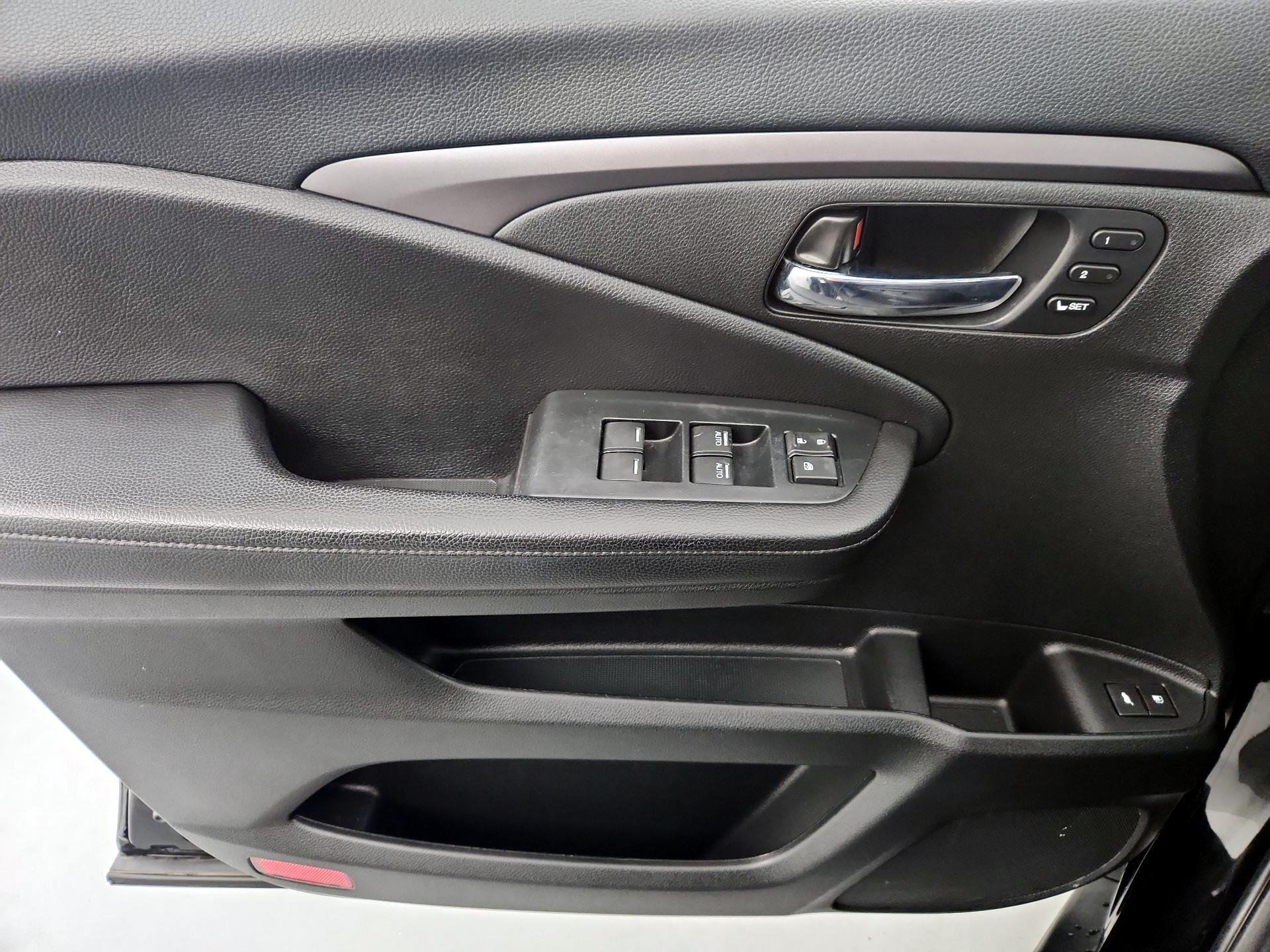 Thumbnail: 2021 Honda Pilot - 12