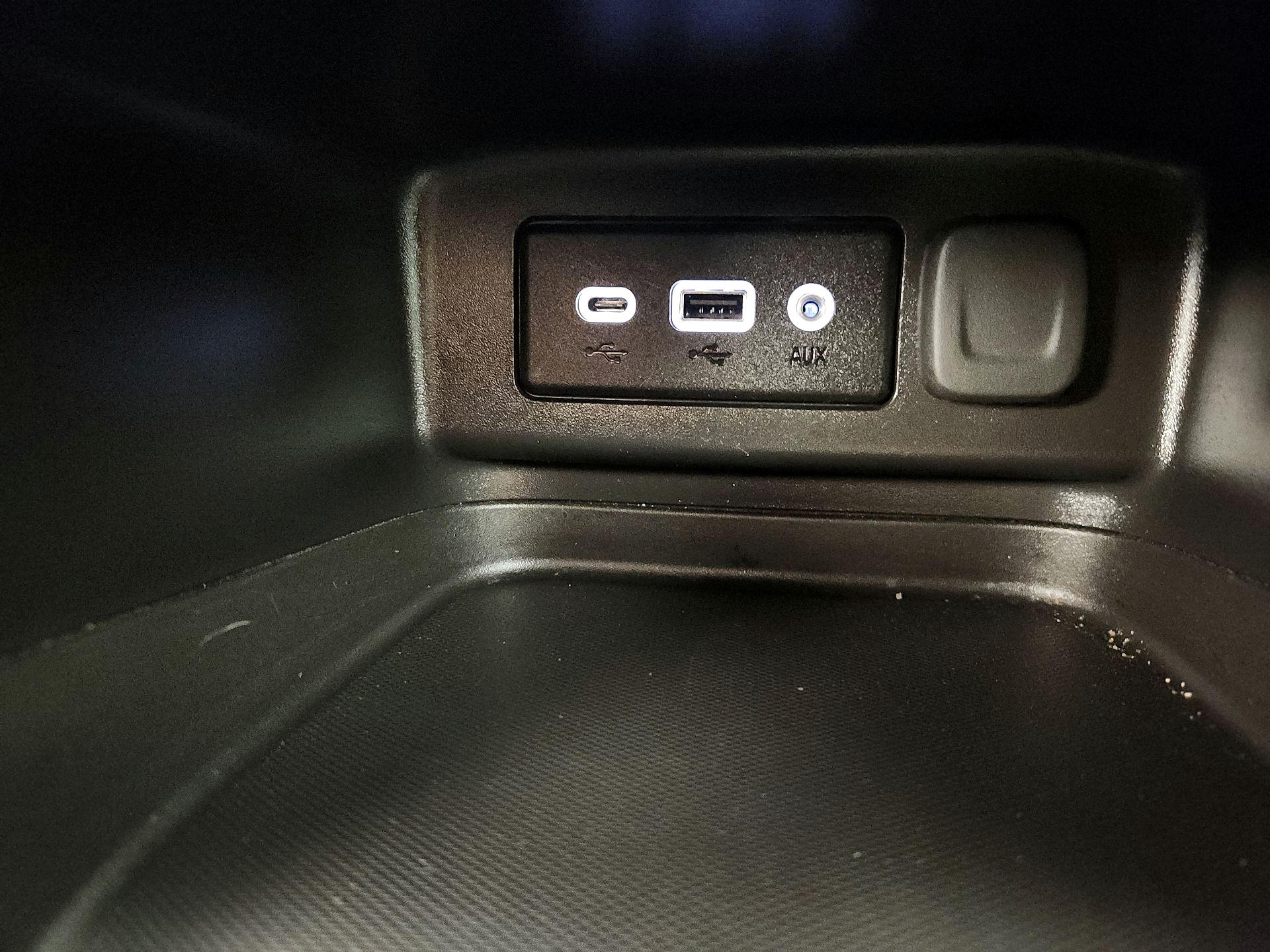 Thumbnail: 2022 Chevrolet Equinox - 18