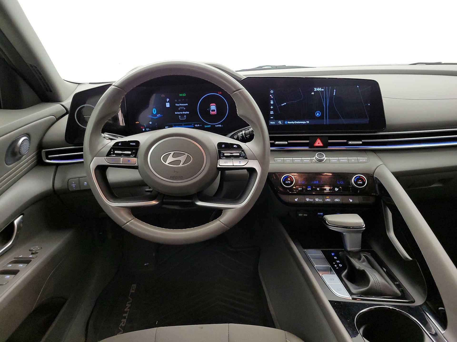 Thumbnail: 2024 Hyundai Elantra - 10