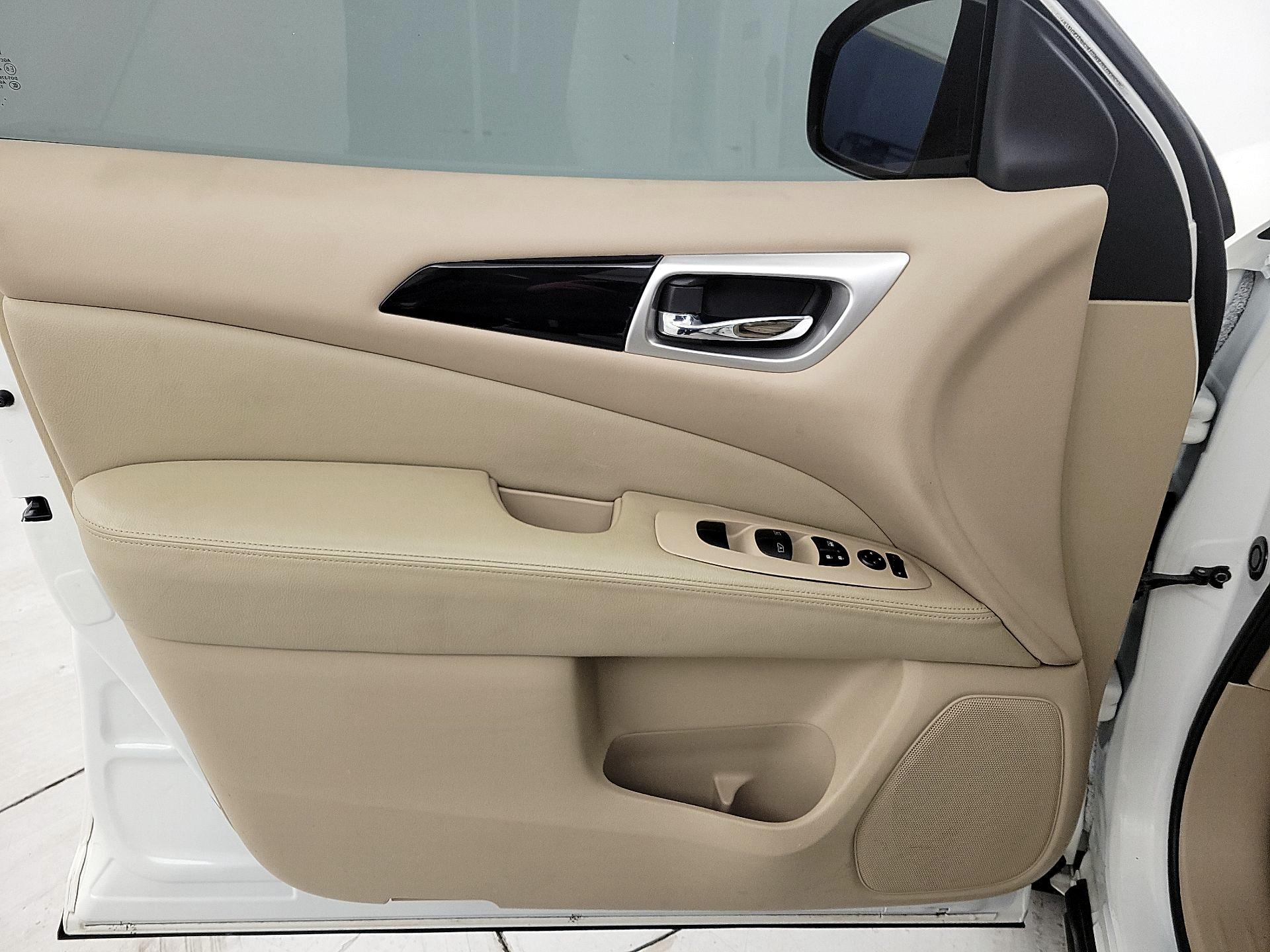 Thumbnail: 2014 Nissan Pathfinder - 12