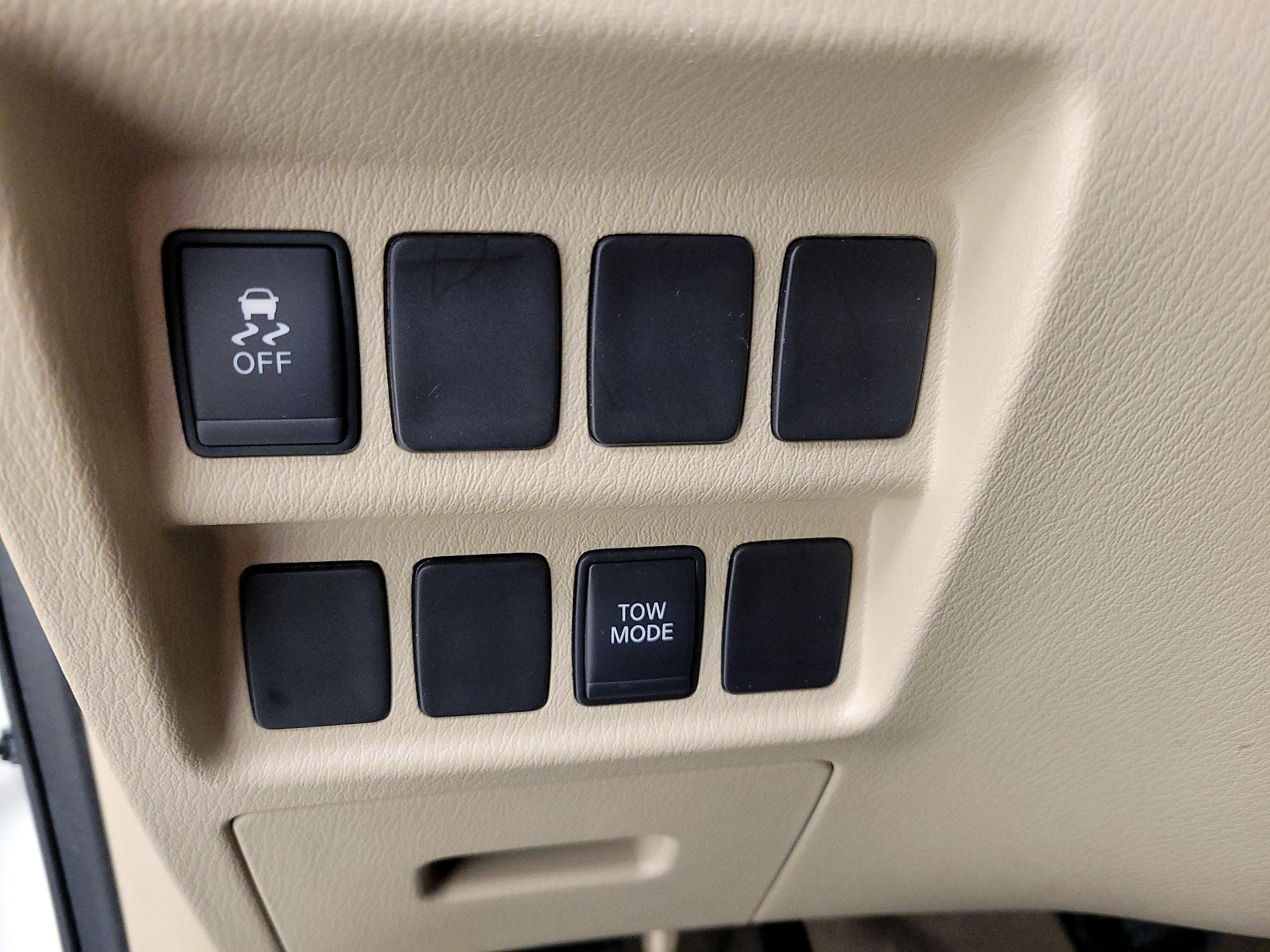 Thumbnail: 2014 Nissan Pathfinder - 13