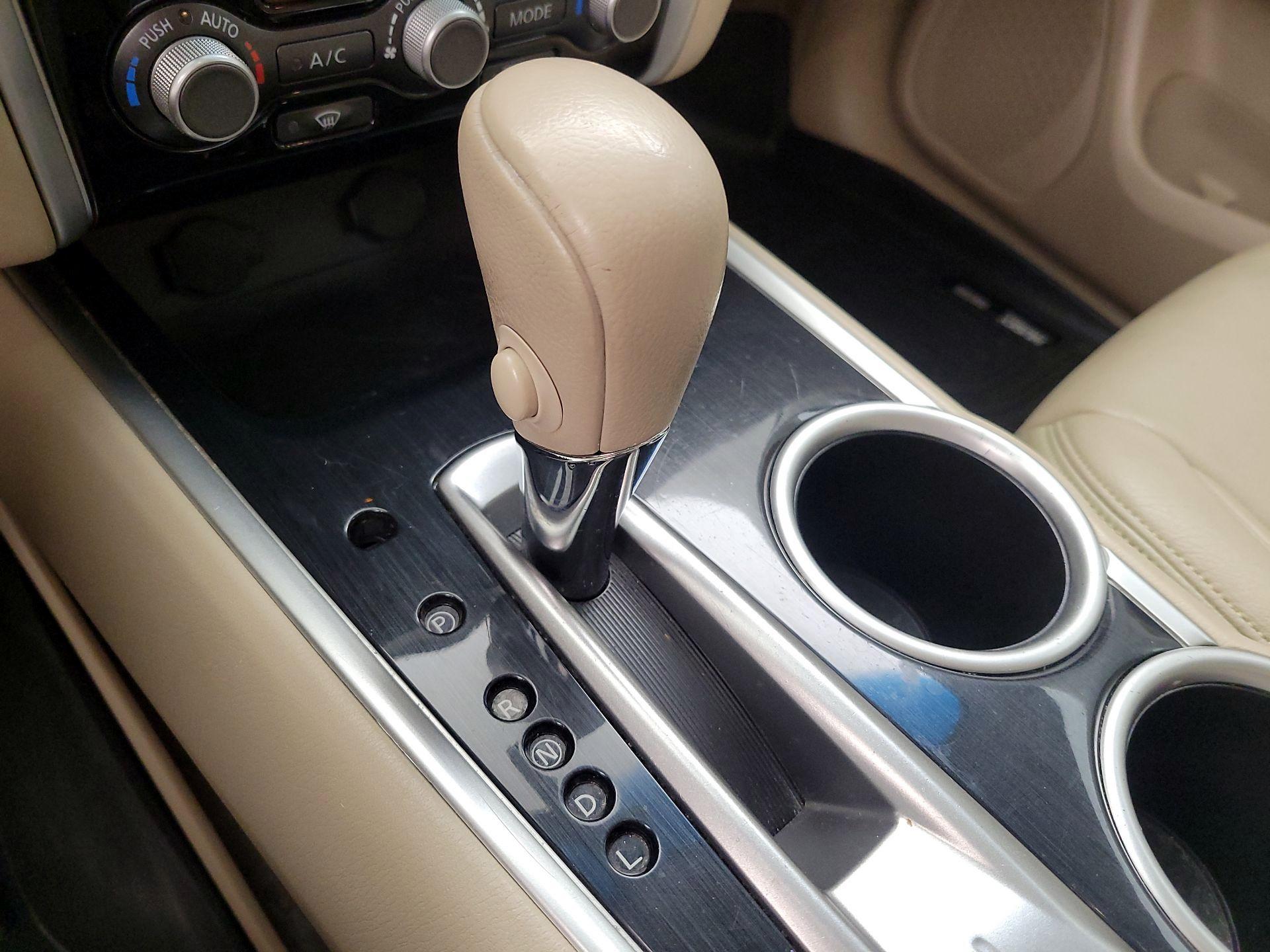 Thumbnail: 2014 Nissan Pathfinder - 17