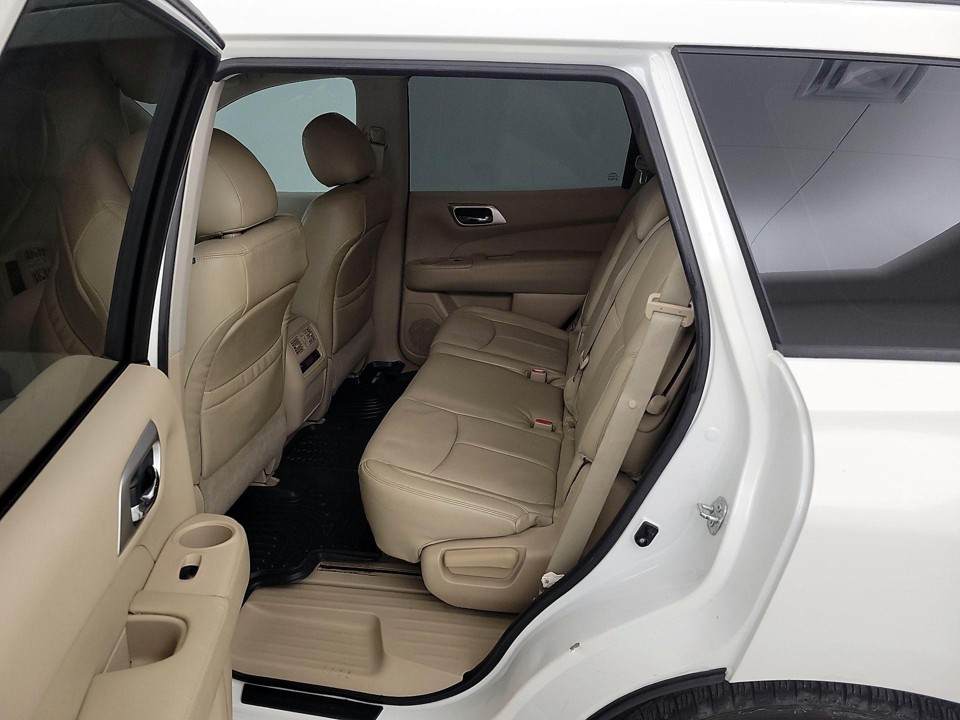 Thumbnail: 2014 Nissan Pathfinder - 18