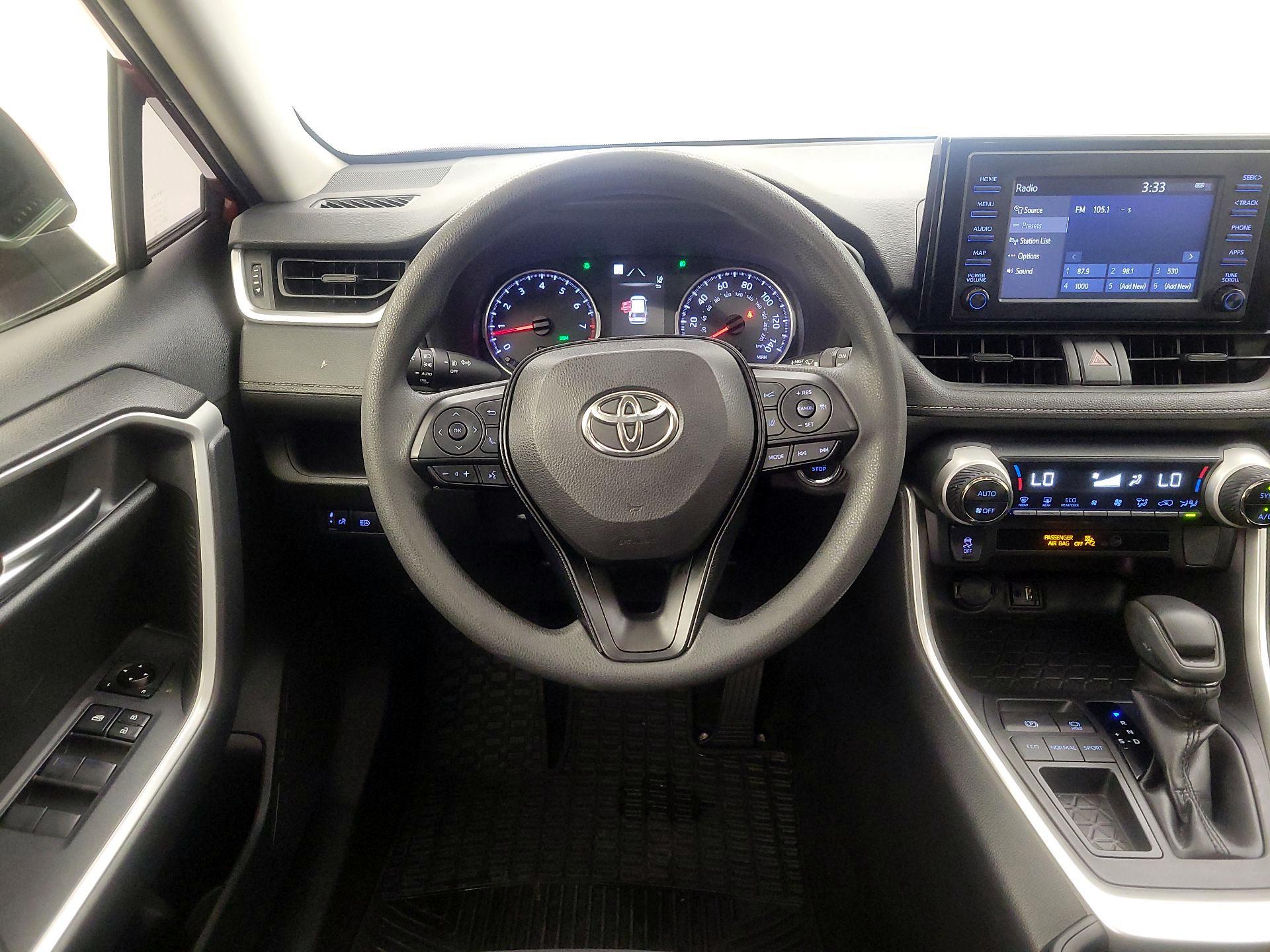 Thumbnail: 2019 Toyota RAV4 - 10