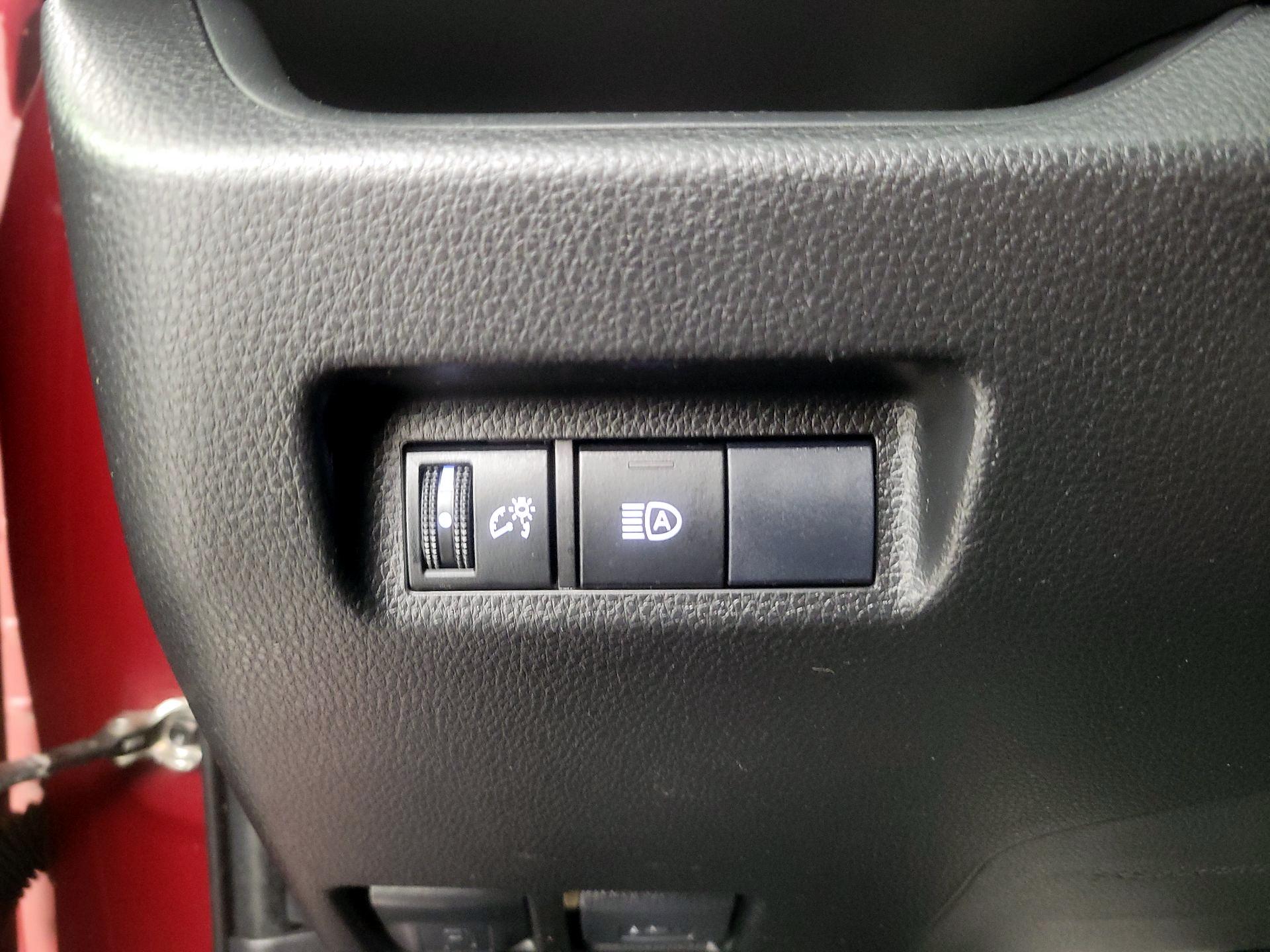 Thumbnail: 2019 Toyota RAV4 - 13