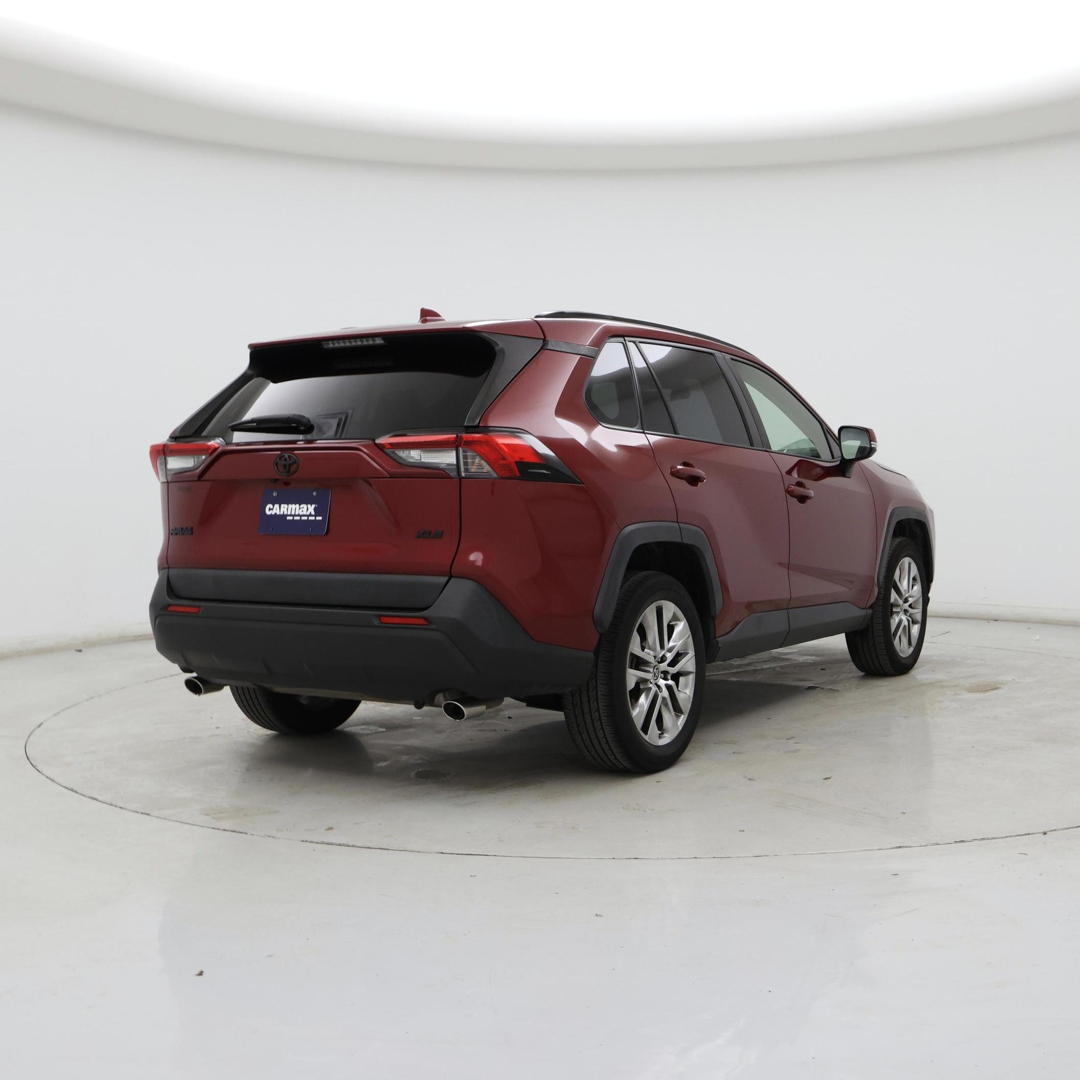 Thumbnail: 2019 Toyota RAV4 - 8