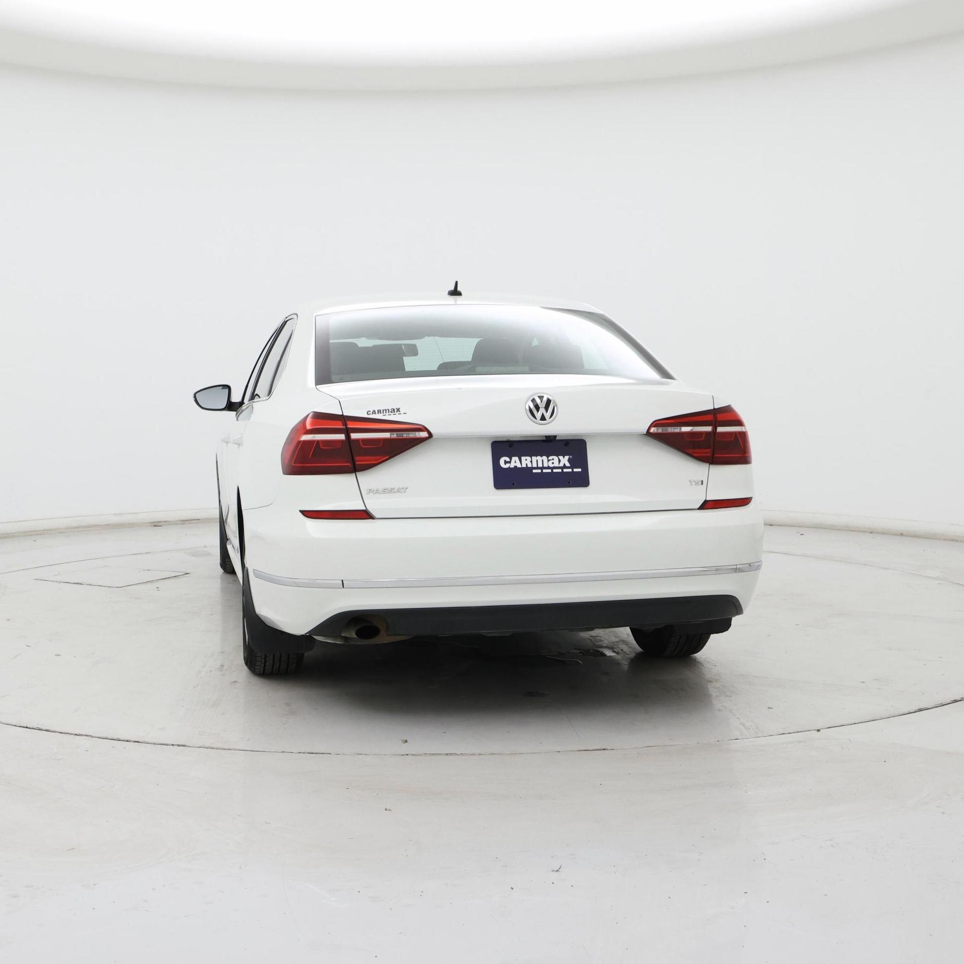 Thumbnail: 2017 Volkswagen Passat - 6