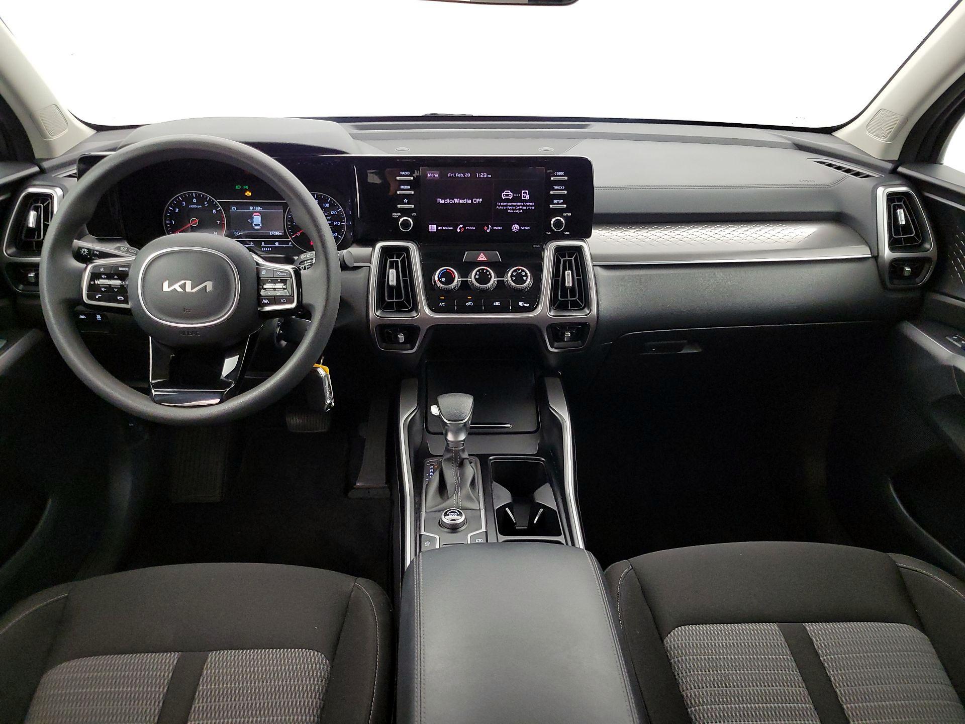 Thumbnail: 2023 Kia Sorento - 9