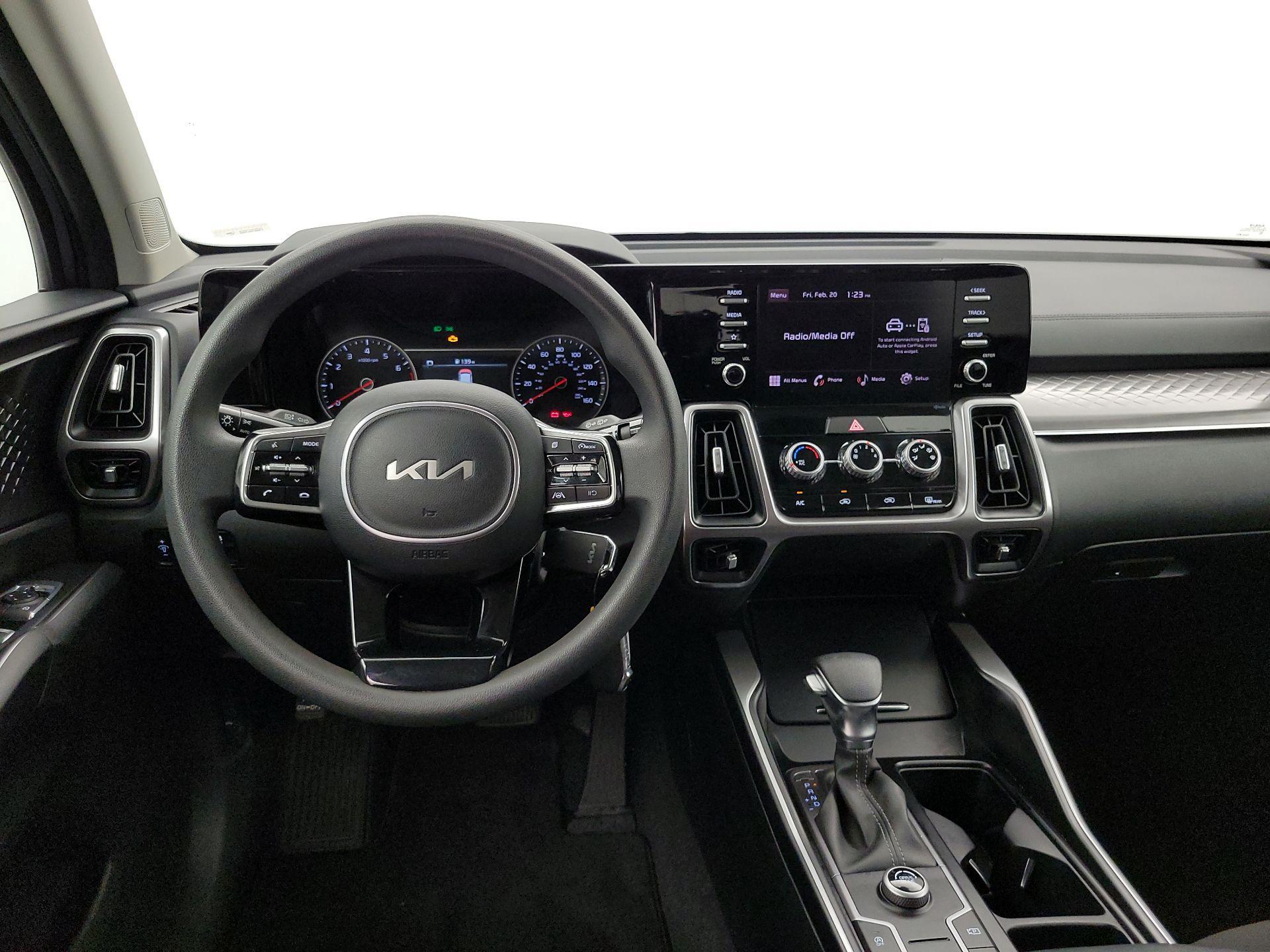 Thumbnail: 2023 Kia Sorento - 10