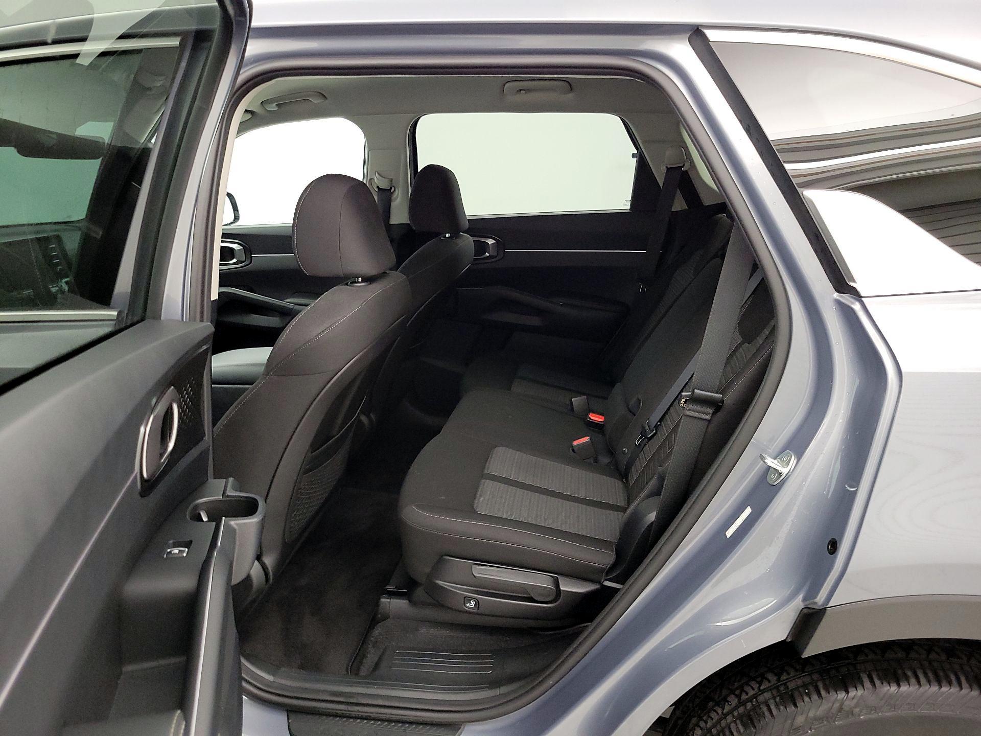 Thumbnail: 2023 Kia Sorento - 19