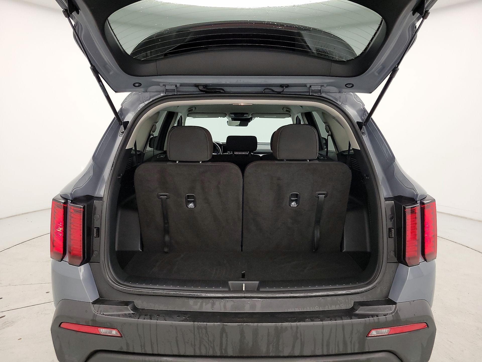 Thumbnail: 2023 Kia Sorento - 20