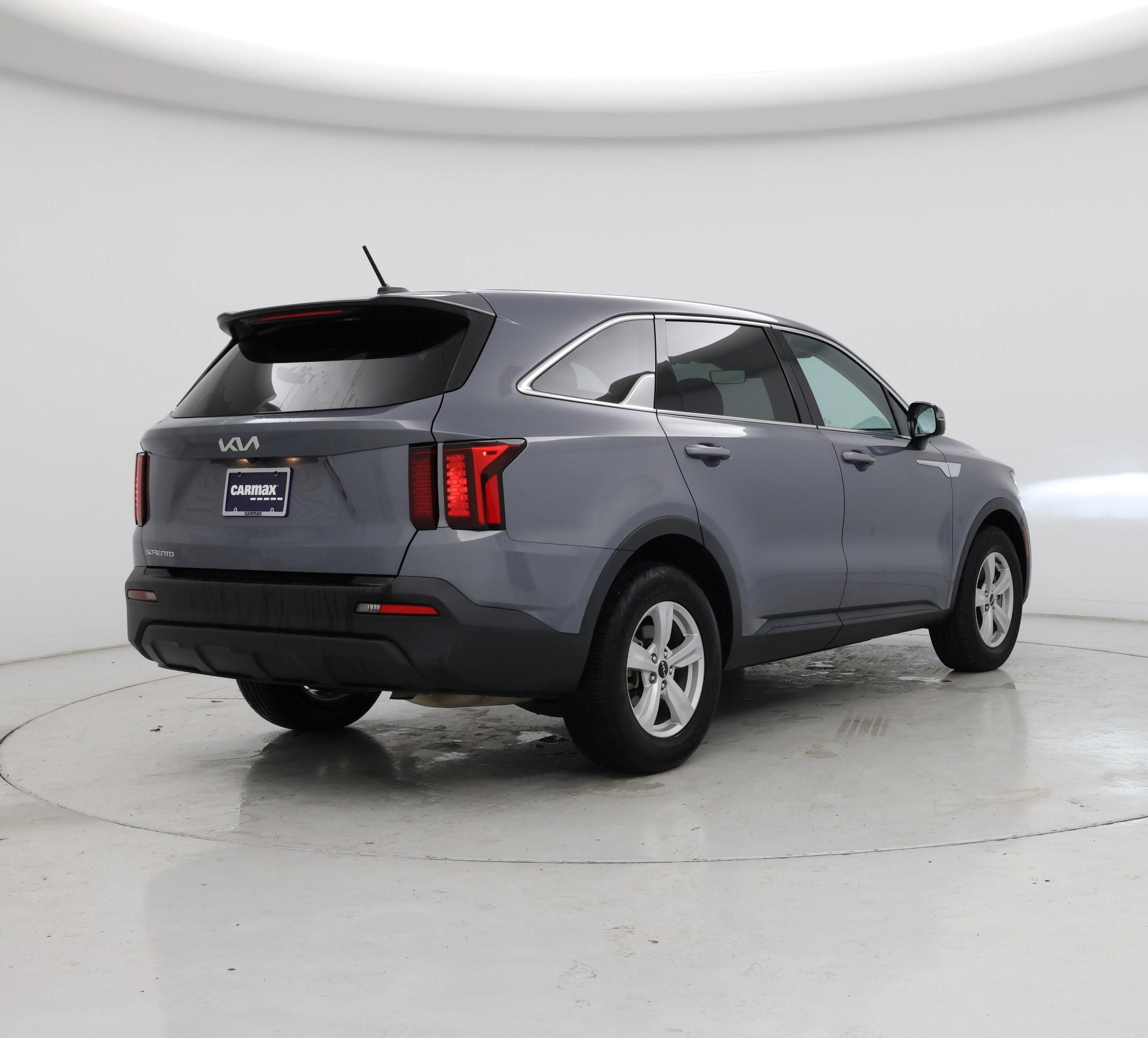 Thumbnail: 2023 Kia Sorento - 8