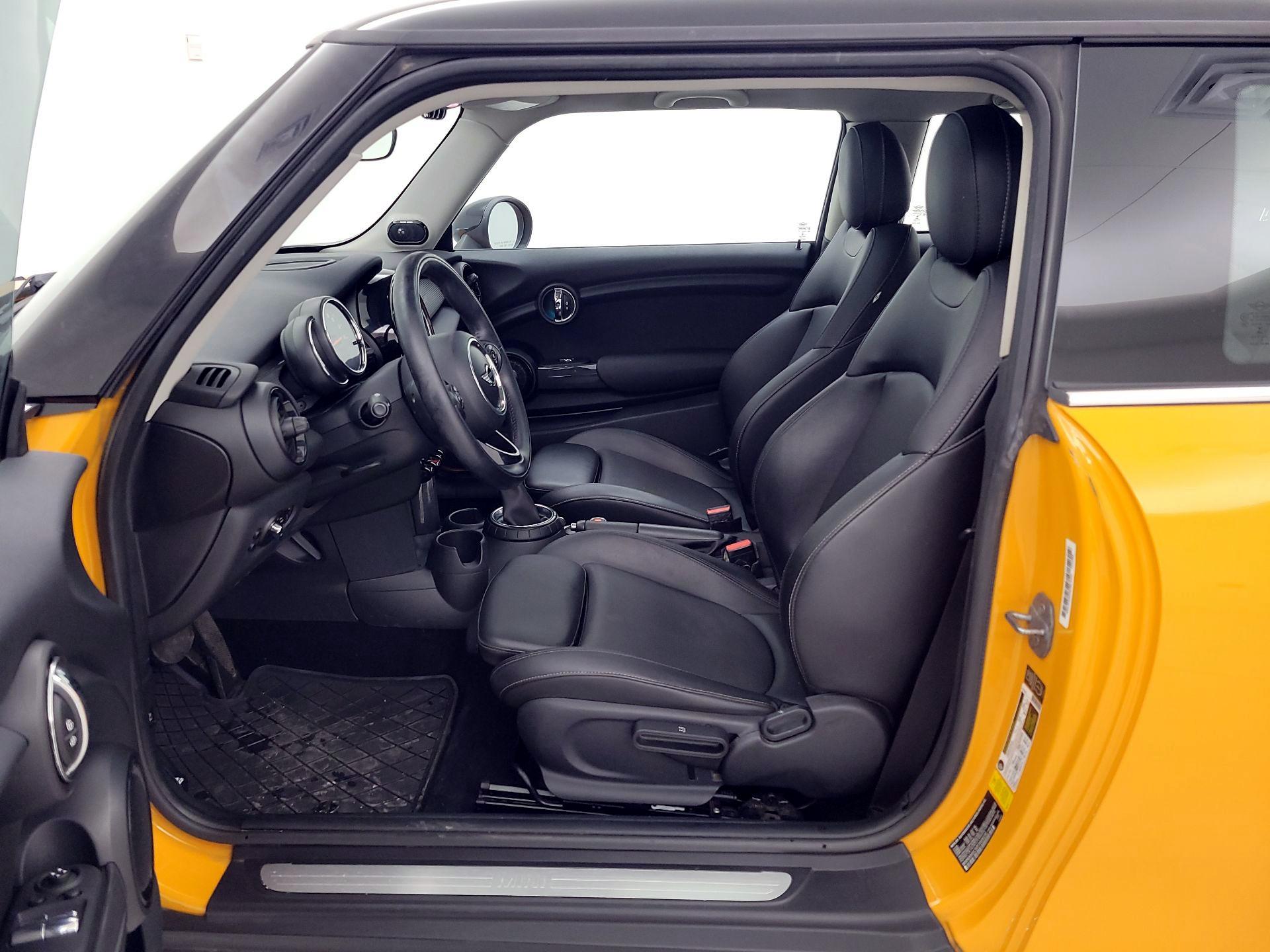 Thumbnail: 2015 MINI Cooper Hardtop - 11