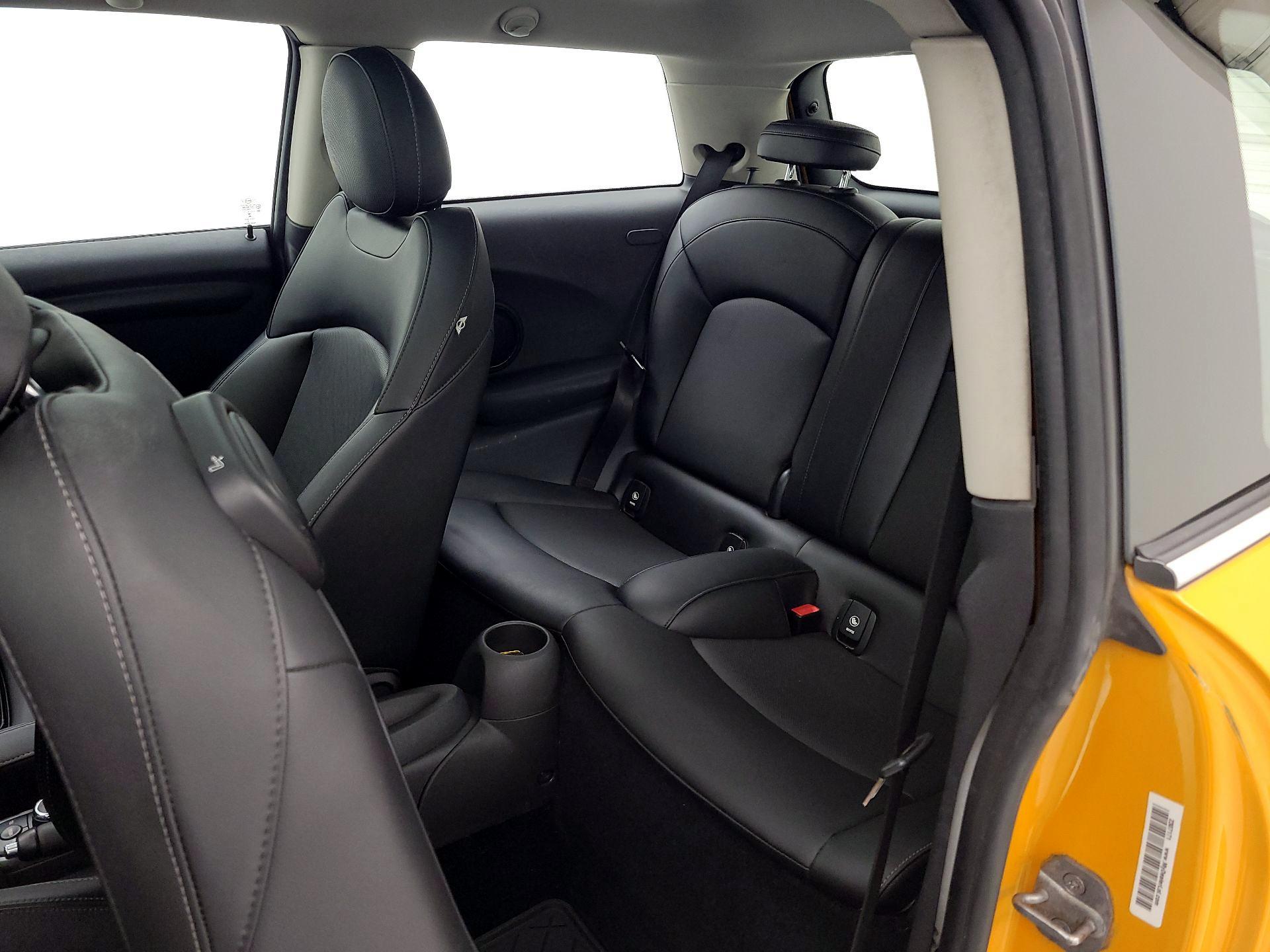 Thumbnail: 2015 MINI Cooper Hardtop - 18