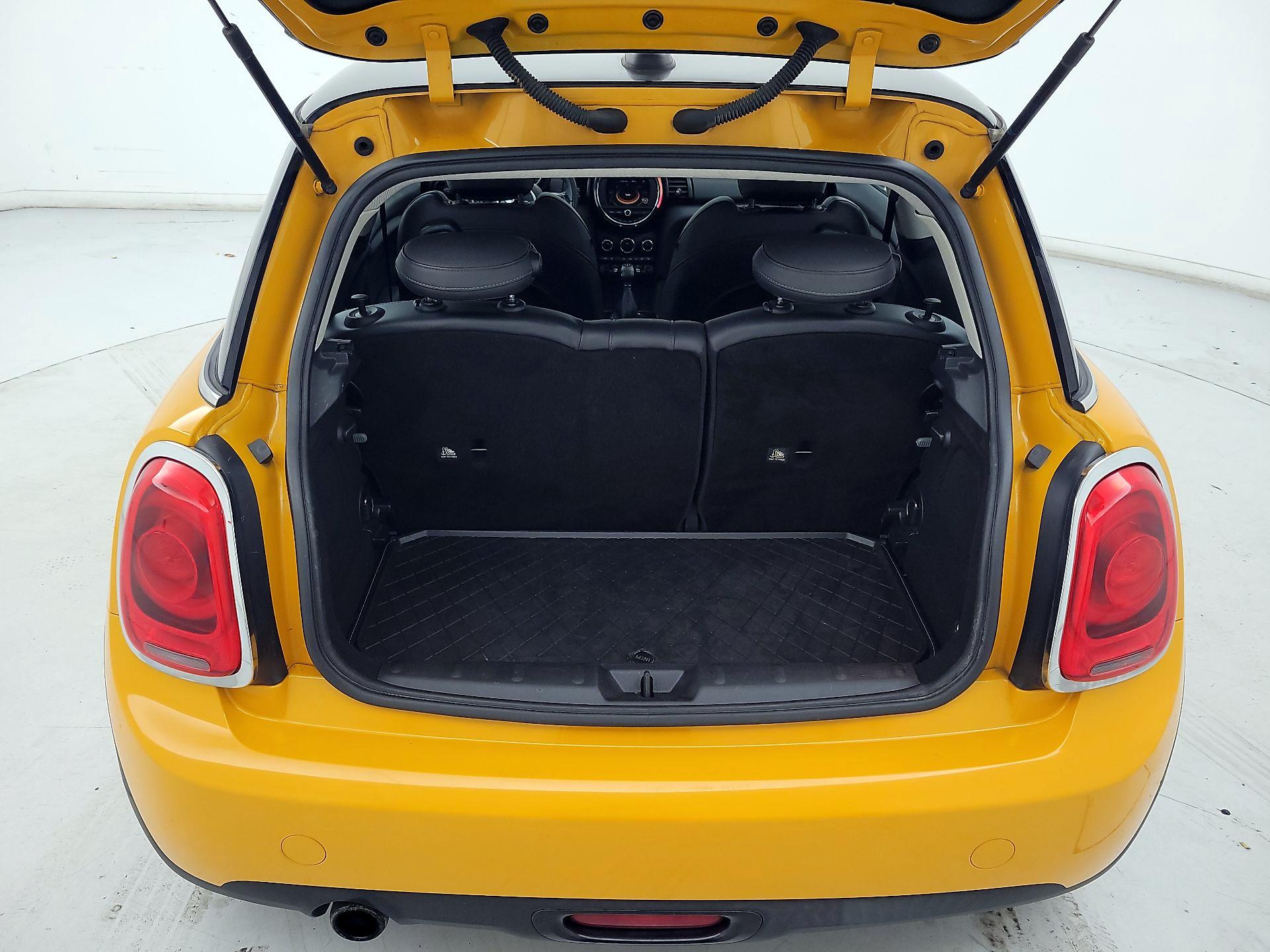 Thumbnail: 2015 MINI Cooper Hardtop - 19