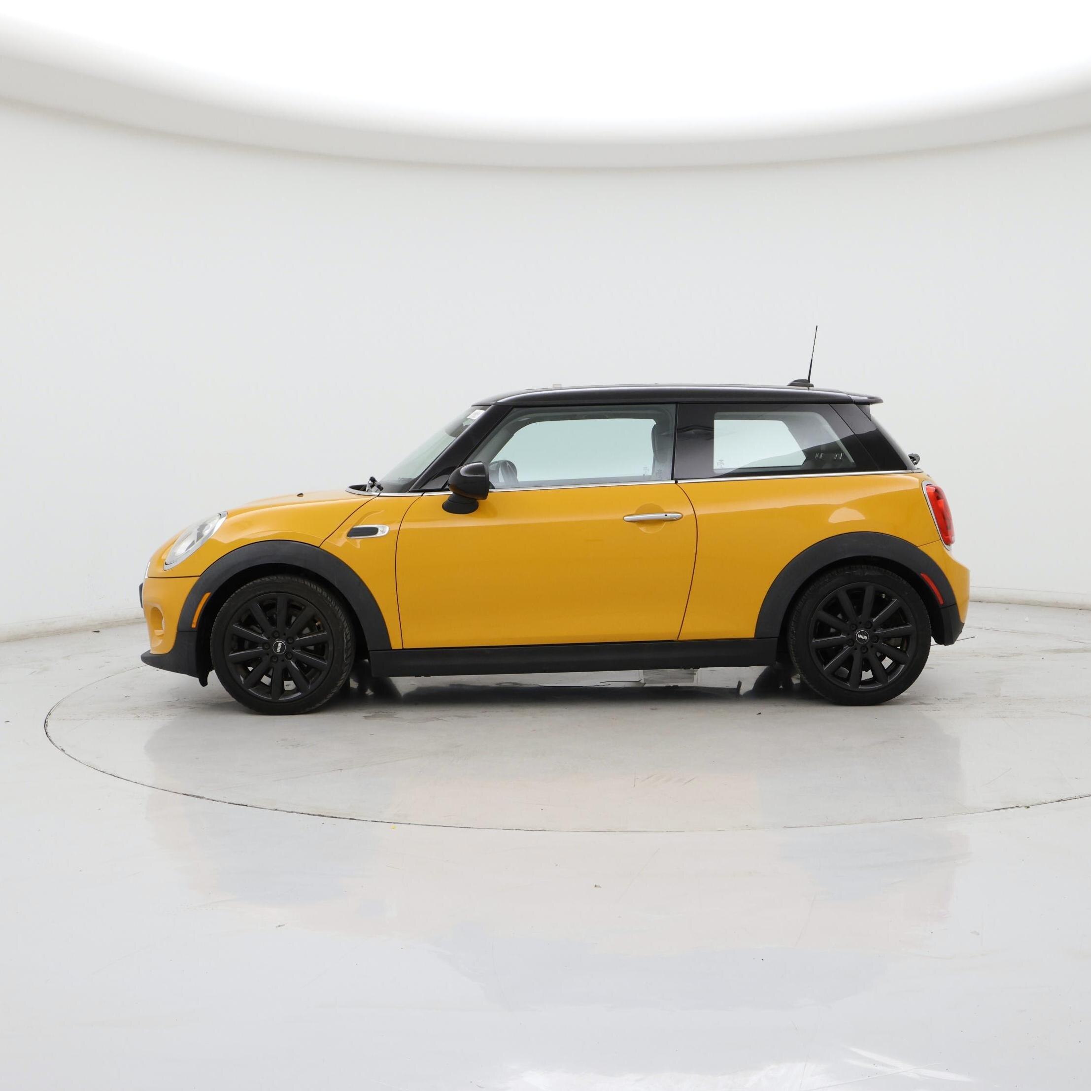 Thumbnail: 2015 MINI Cooper Hardtop - 3
