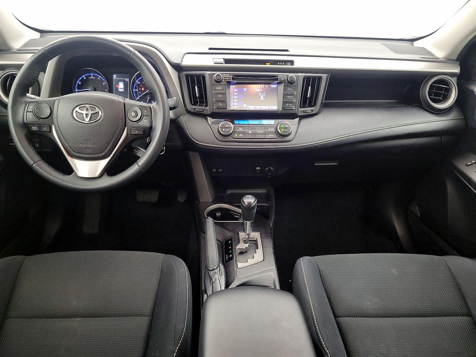 Thumbnail: 2018 Toyota RAV4 - 9