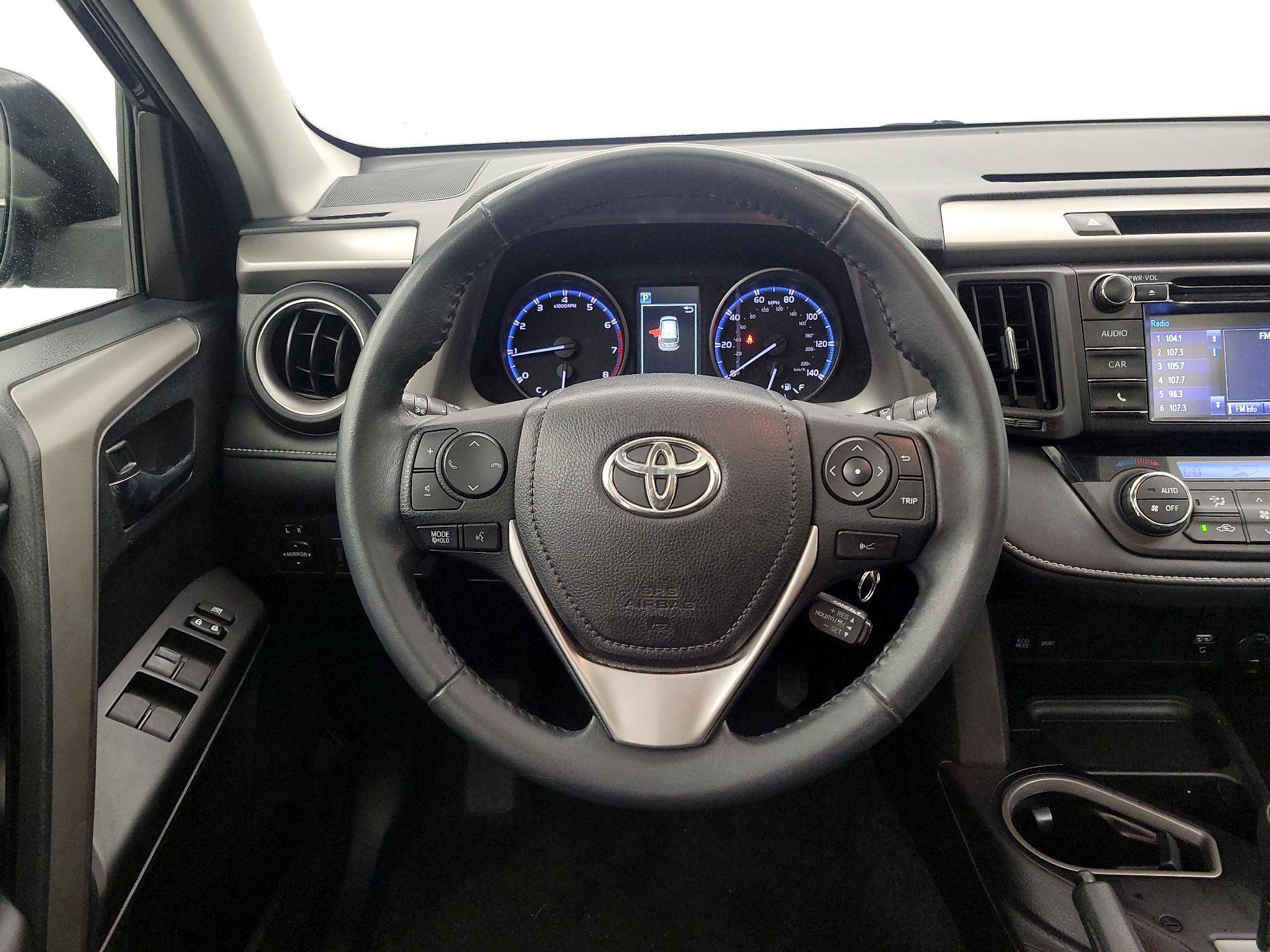 Thumbnail: 2018 Toyota RAV4 - 10