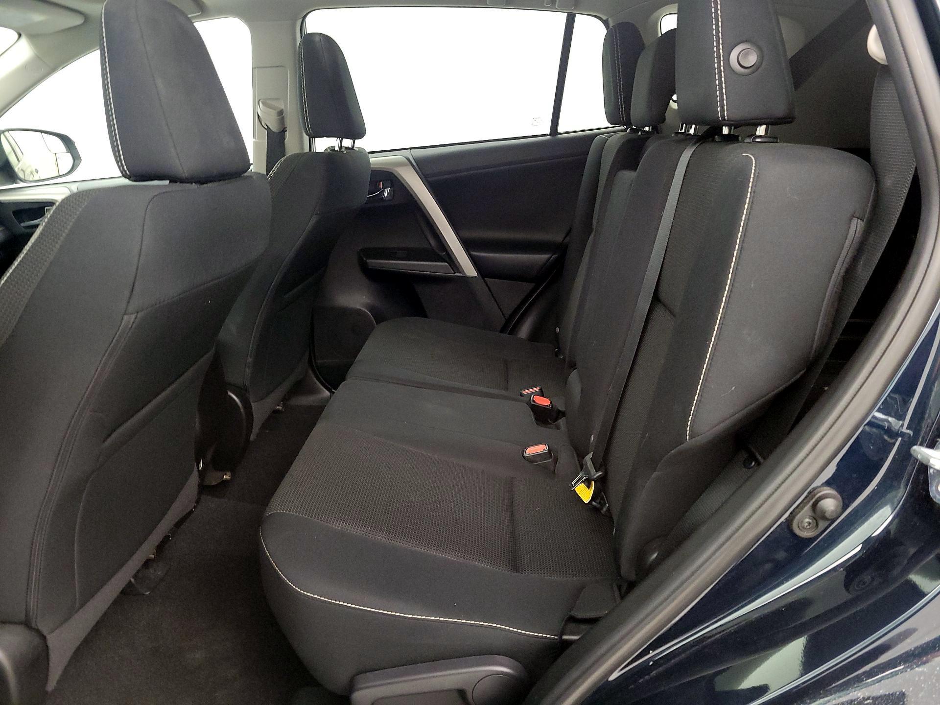 Thumbnail: 2018 Toyota RAV4 - 19