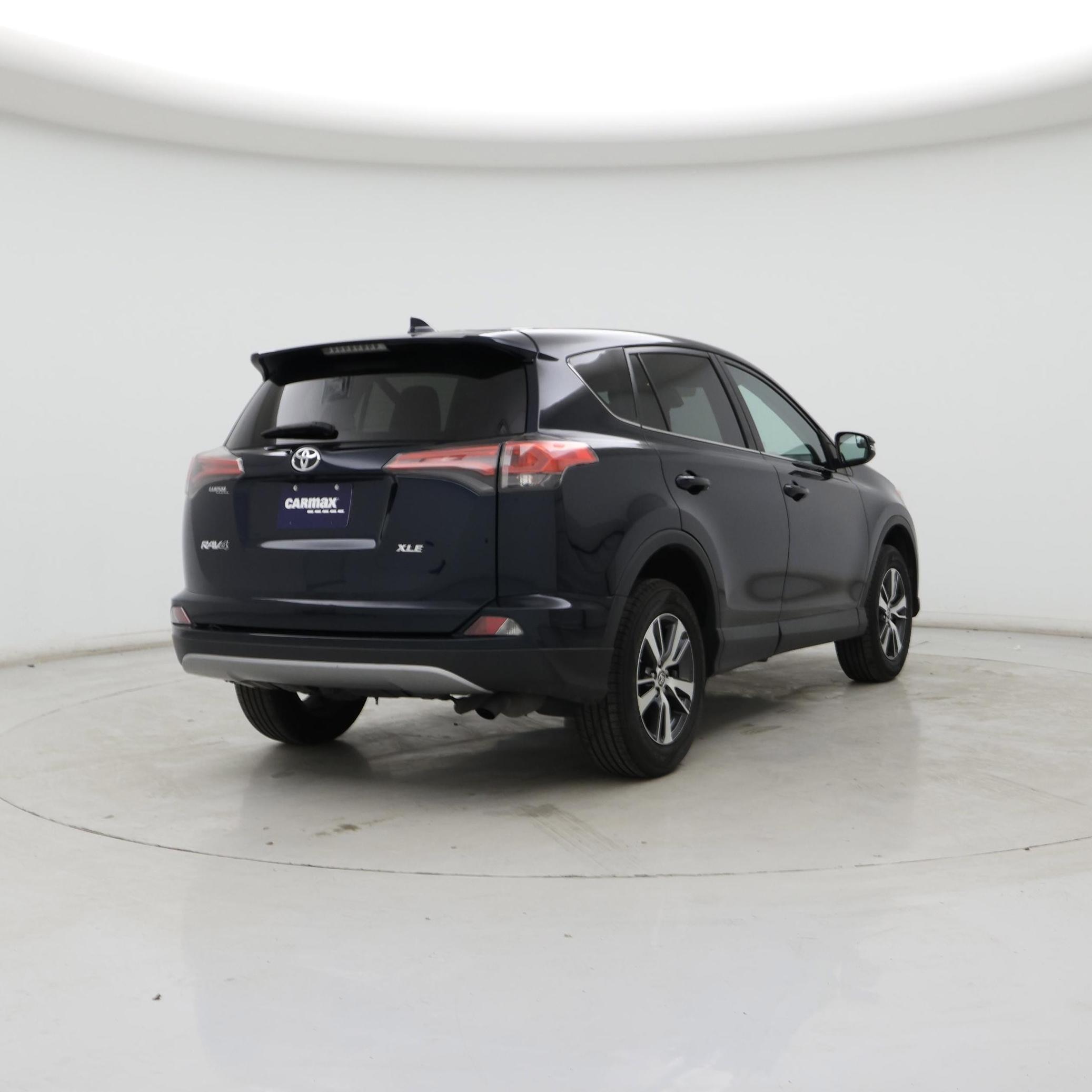 Thumbnail: 2018 Toyota RAV4 - 8