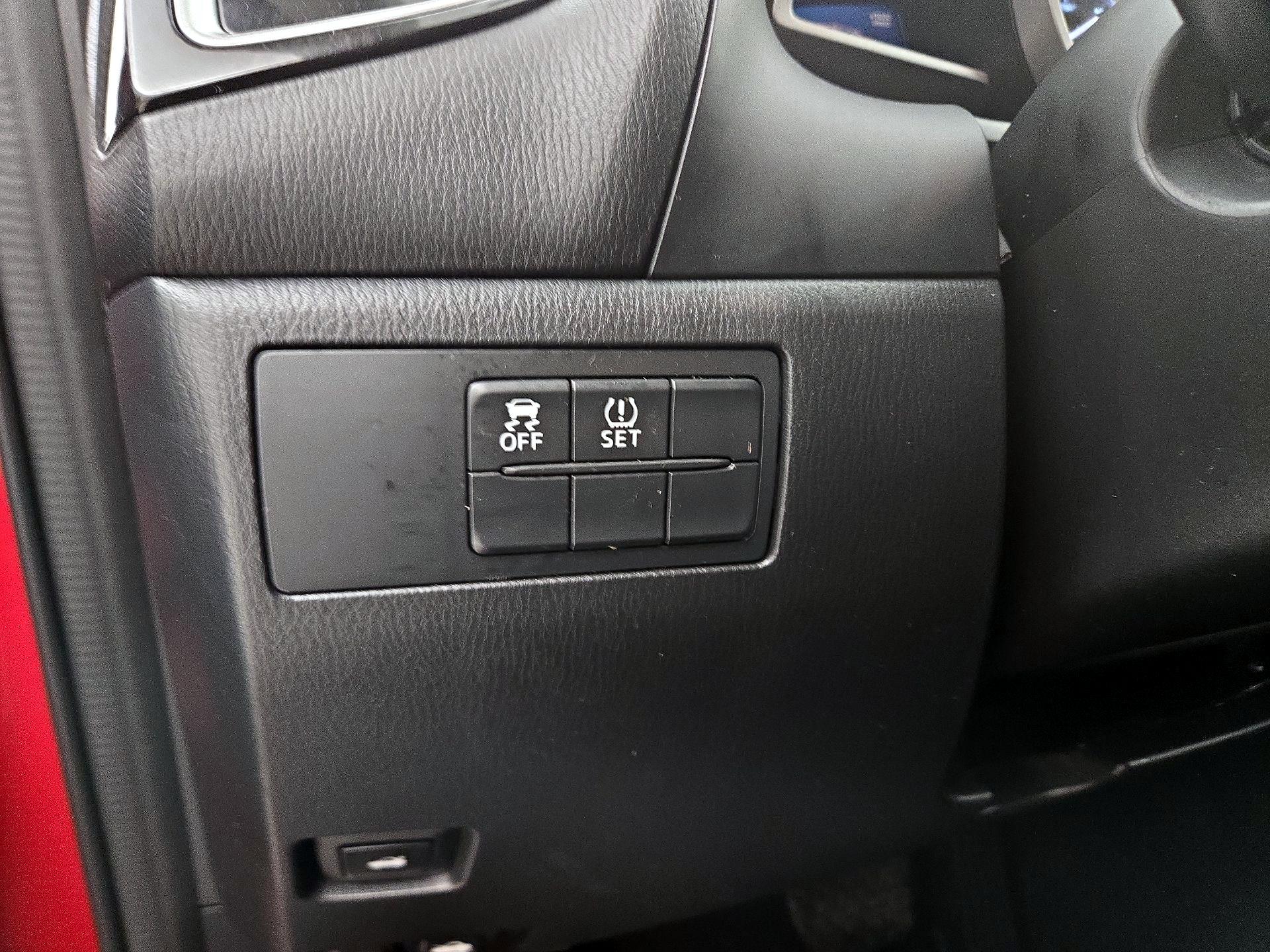 Thumbnail: 2016 Mazda Mazda3 - 13