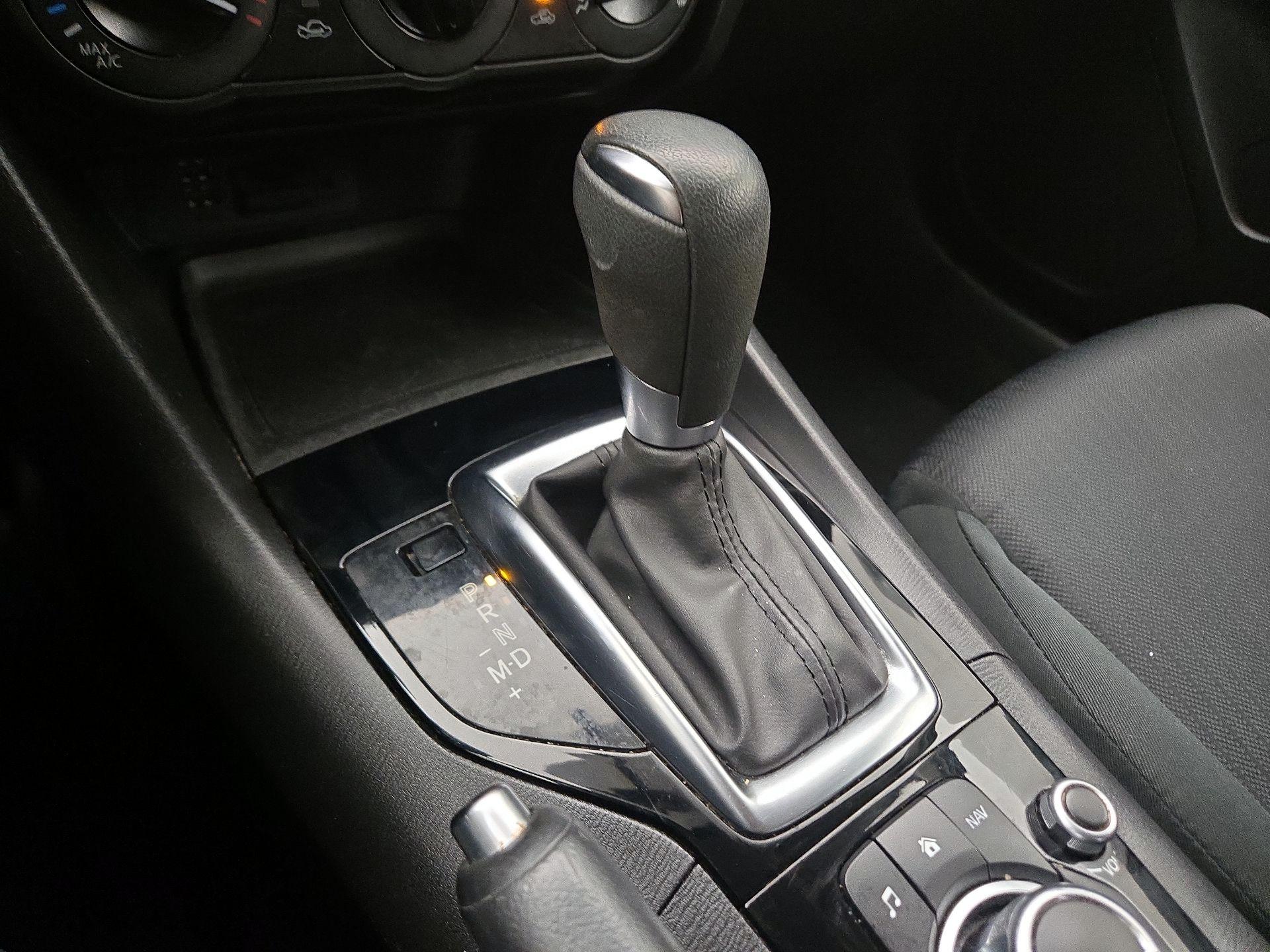 Thumbnail: 2016 Mazda Mazda3 - 17